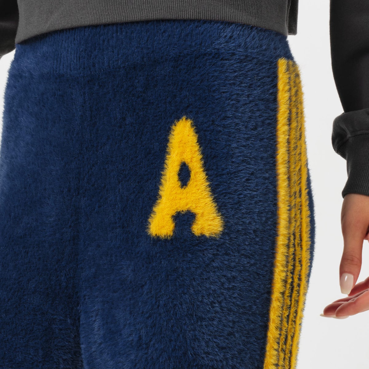 atmos pink Feather Knit Pants NAVY の画像