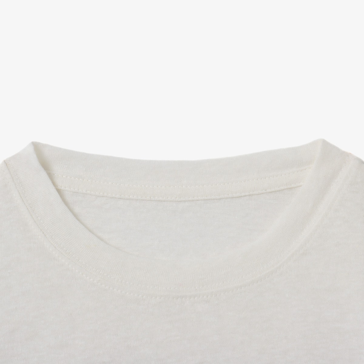 atmos pink x LiLi “Grumpy(C)”Cropped T-shirt WHITE の画像