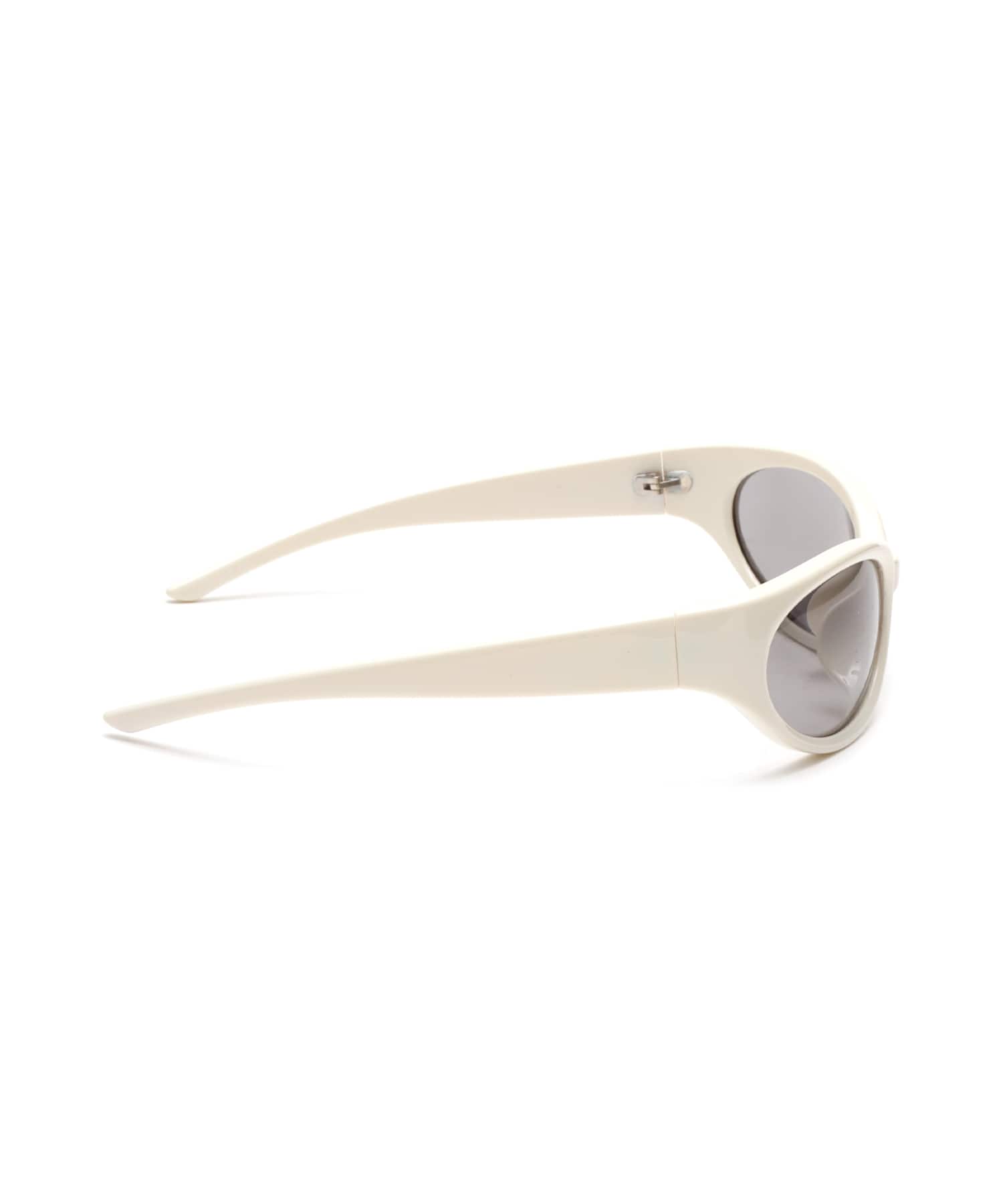 atmos pink Curved Sunglasses WHITEの画像