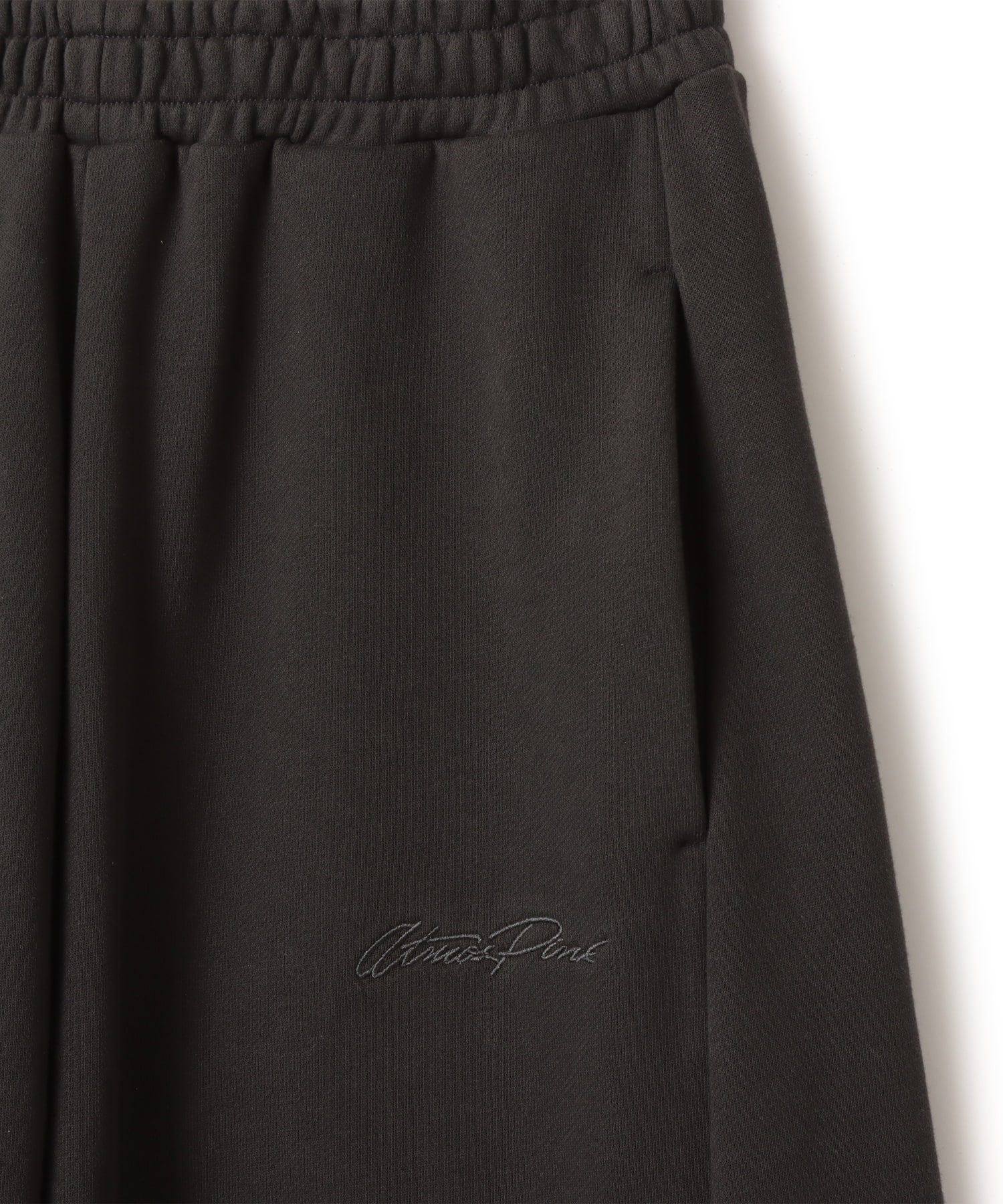 atmos pink Sweat Baggy Pants CHARCOALの画像