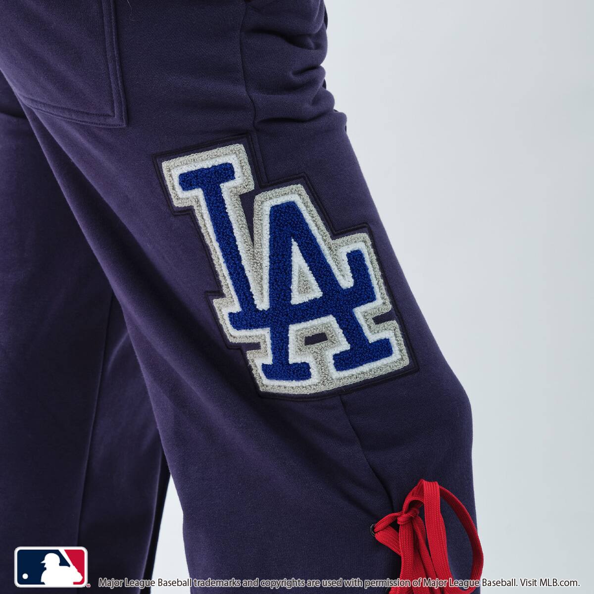 atmos pink MLB Sweat Pants NAVYの画像