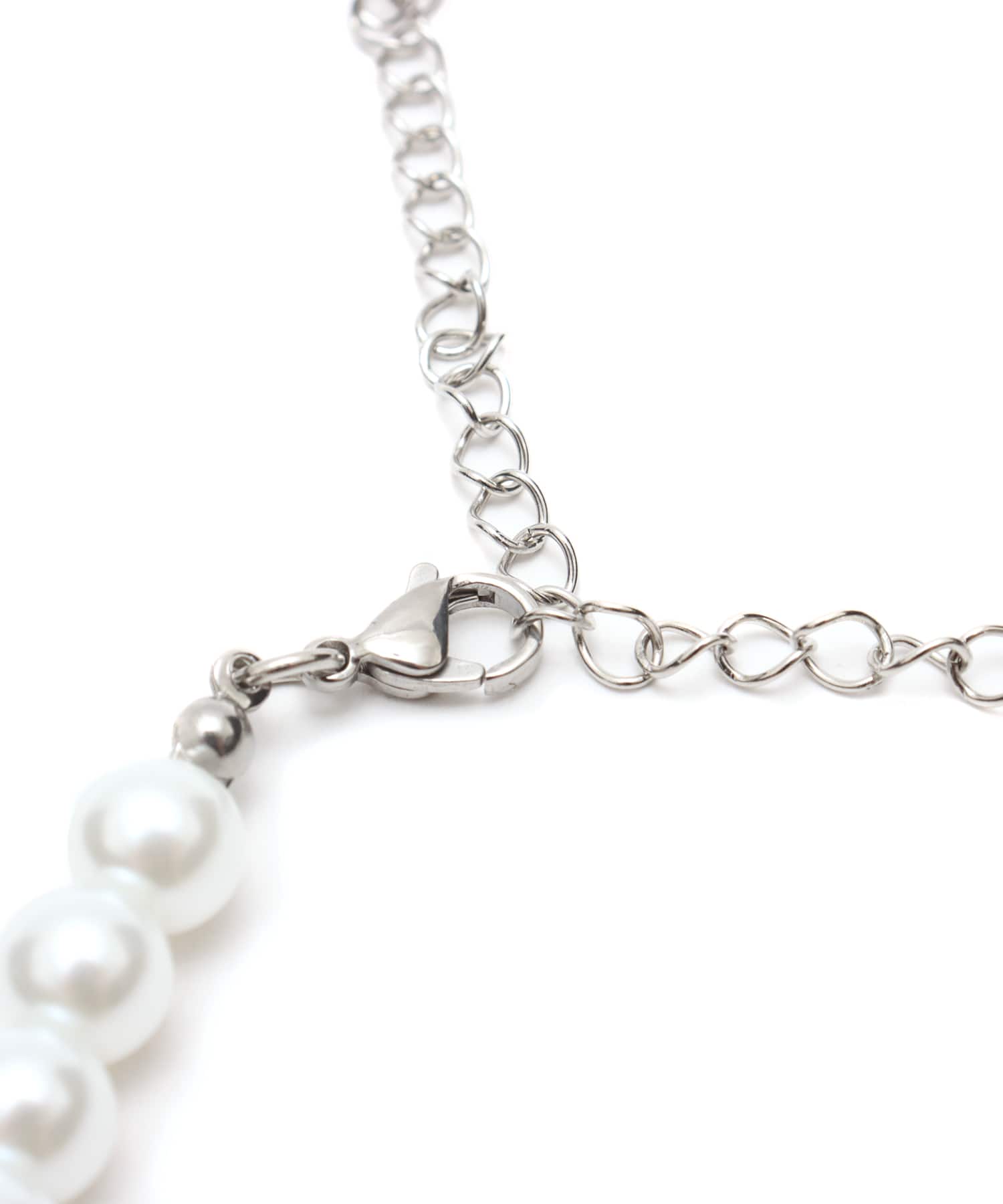 atmos pink Cross & Pearl Necklace WHITEの画像