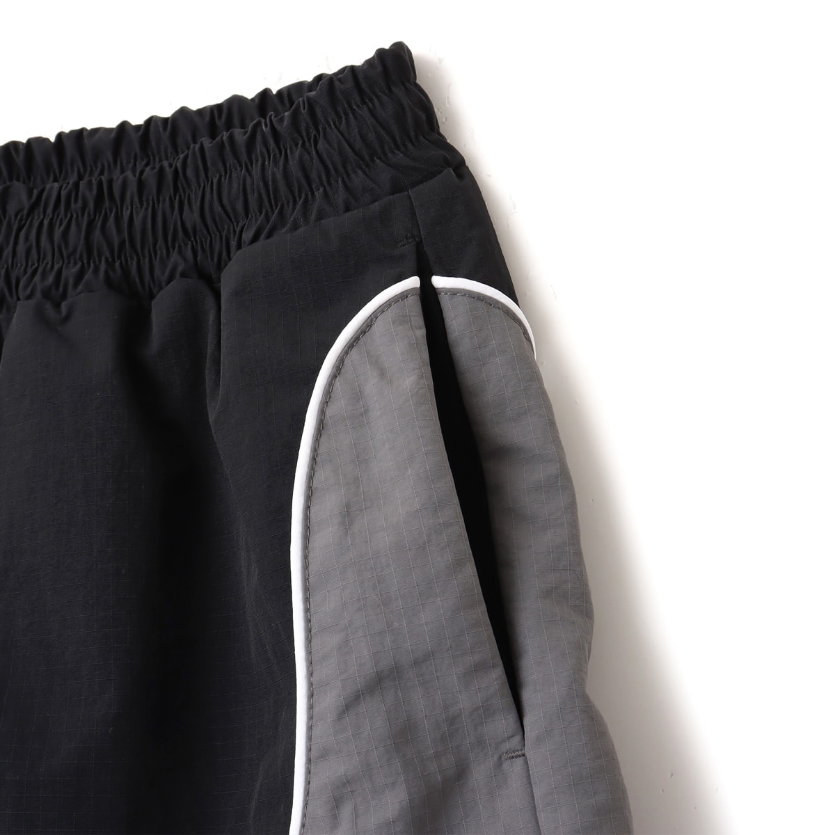 atmos pink Balloon Short Pants BLACKの画像