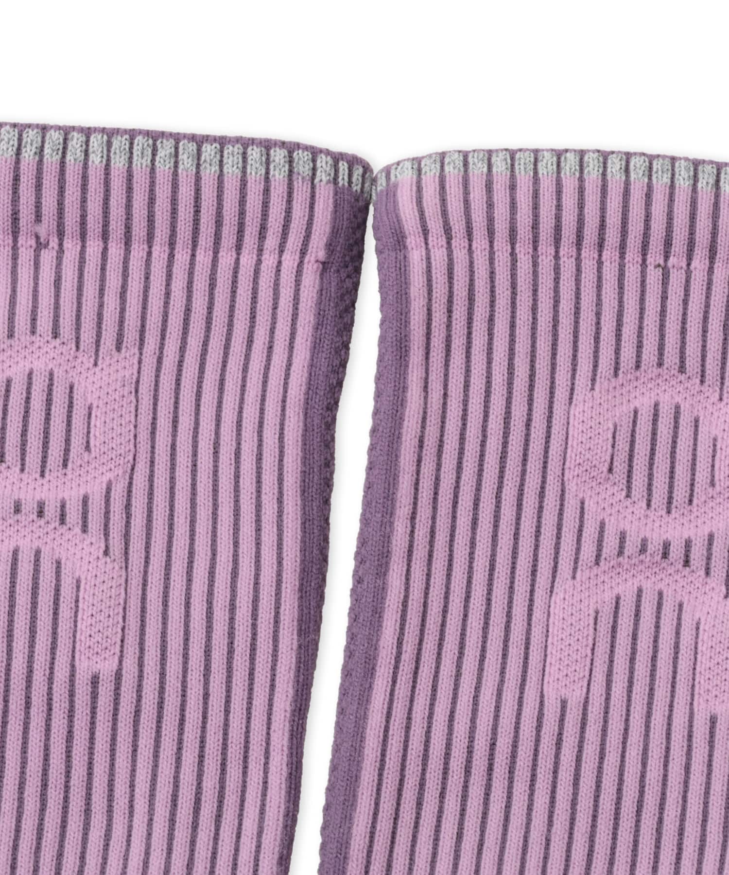 On Performance Run Sock High Dewberry | Sakuraの画像