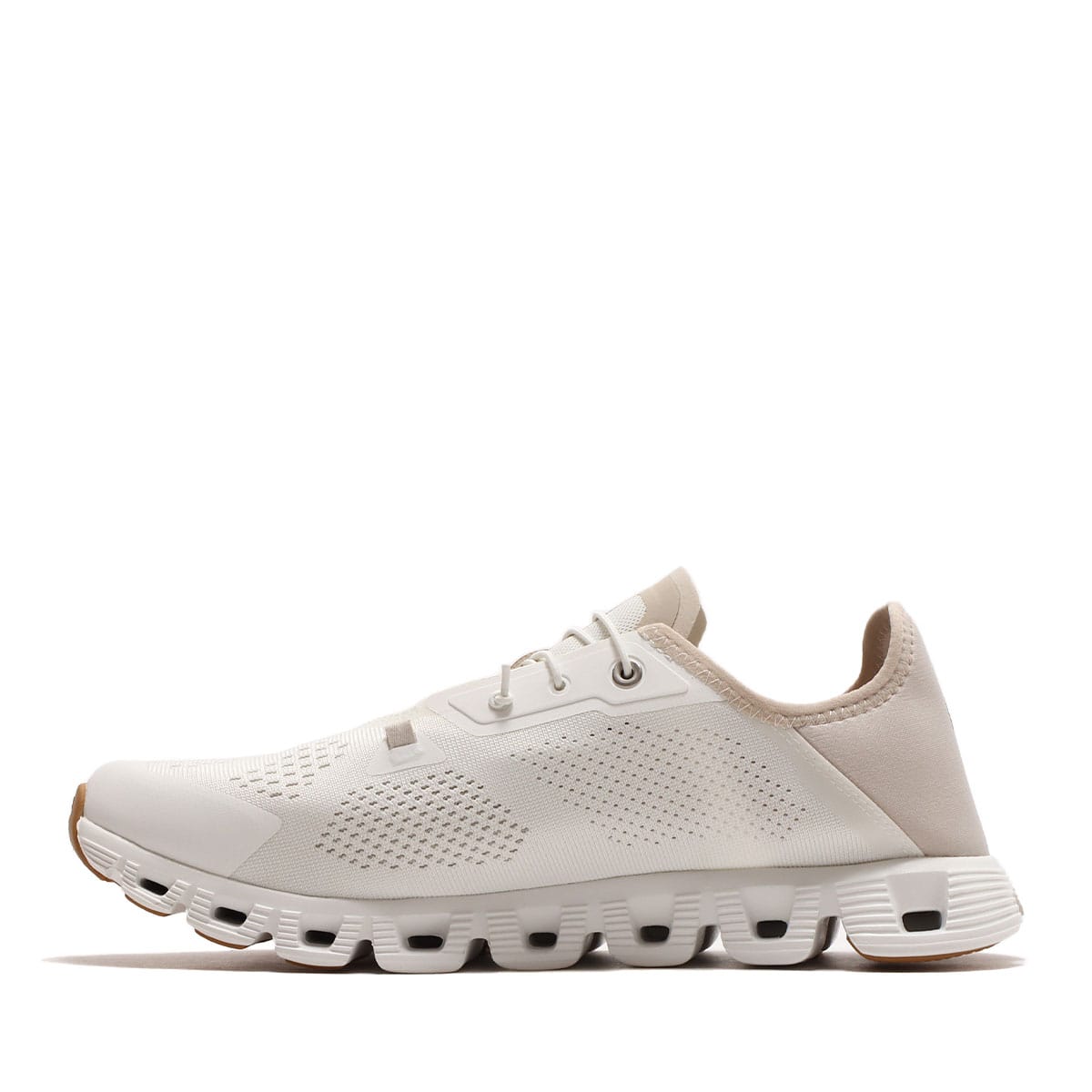 On Cloud 5 Coast Undyed-White | Pearlの画像
