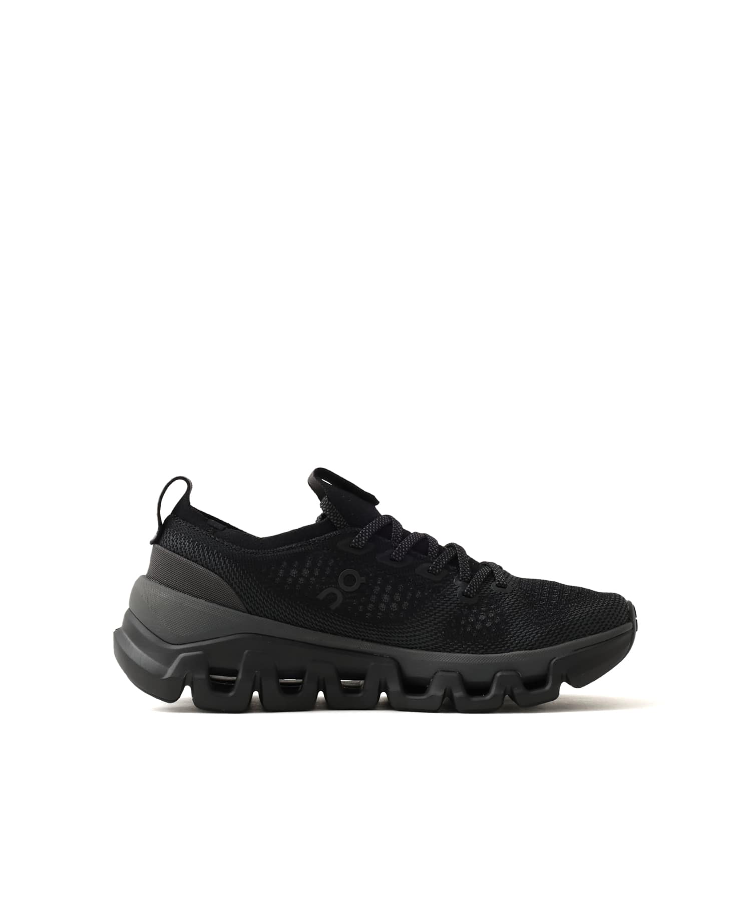 On CLOUD X TEMPO 1 M Black | Eclipseの画像