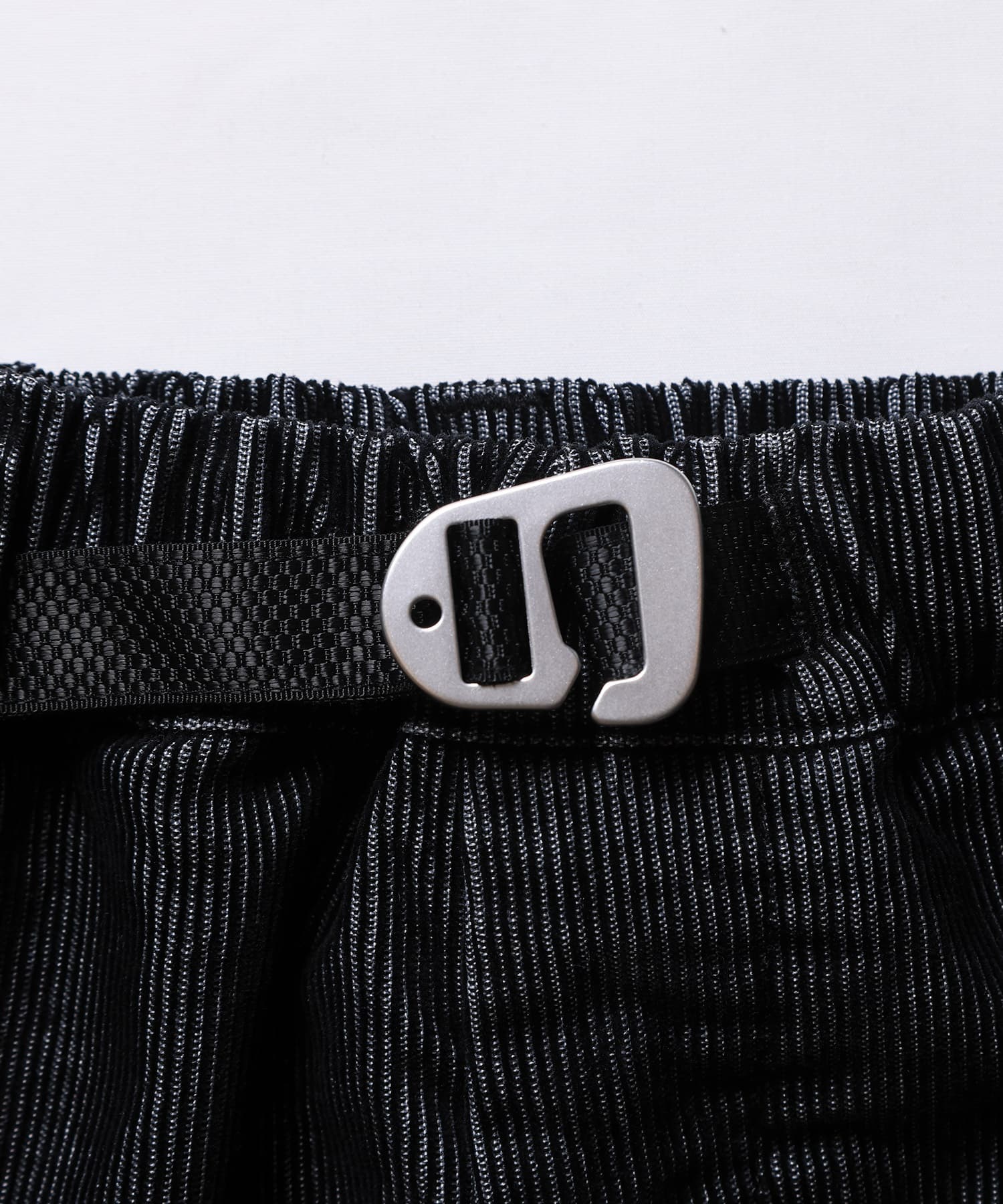 LIBERAIDERS CORDUROY UTILITY SHORTS BLACKの画像