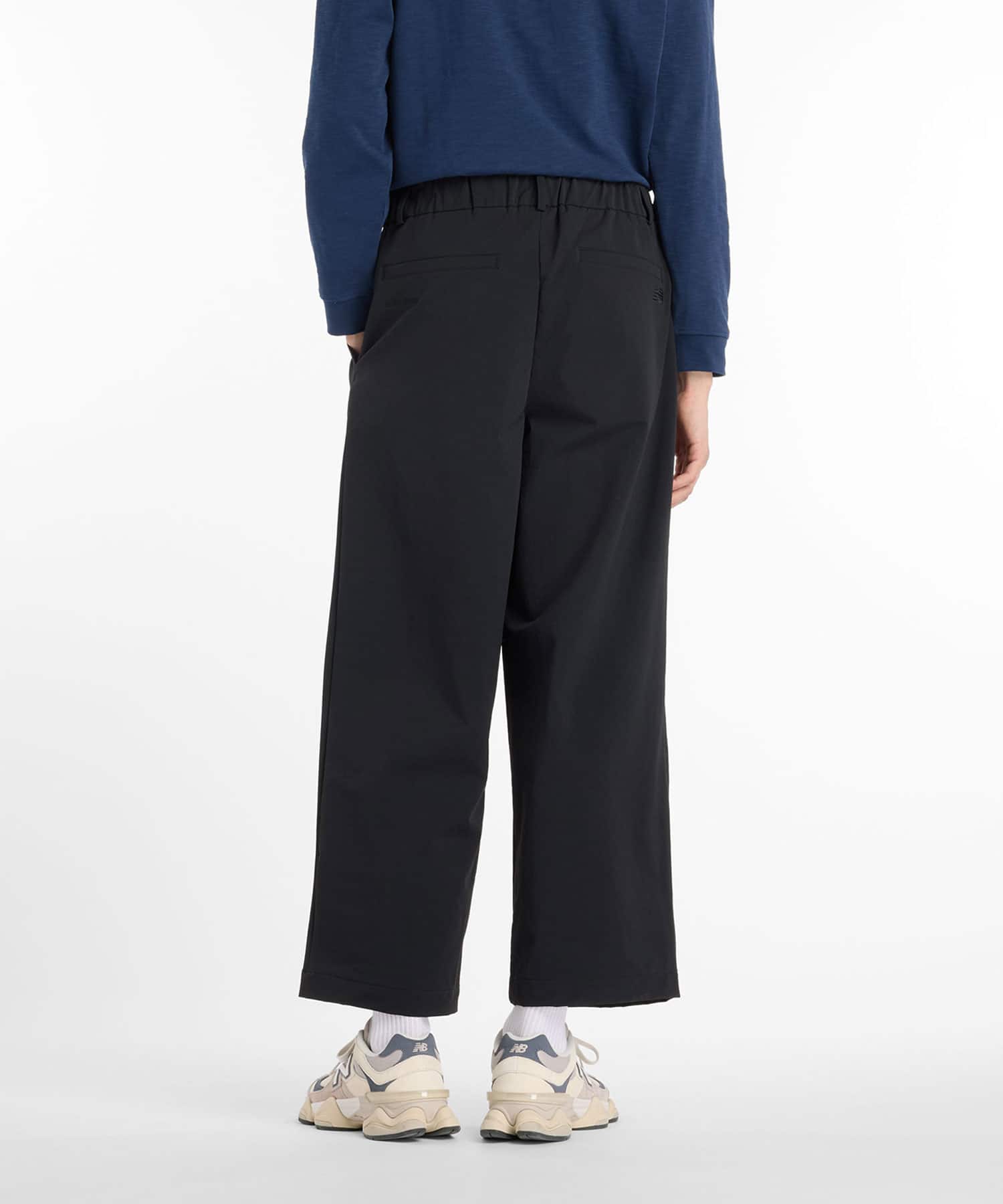 New Balance NB GREY WIDE PANTS ブラックの画像