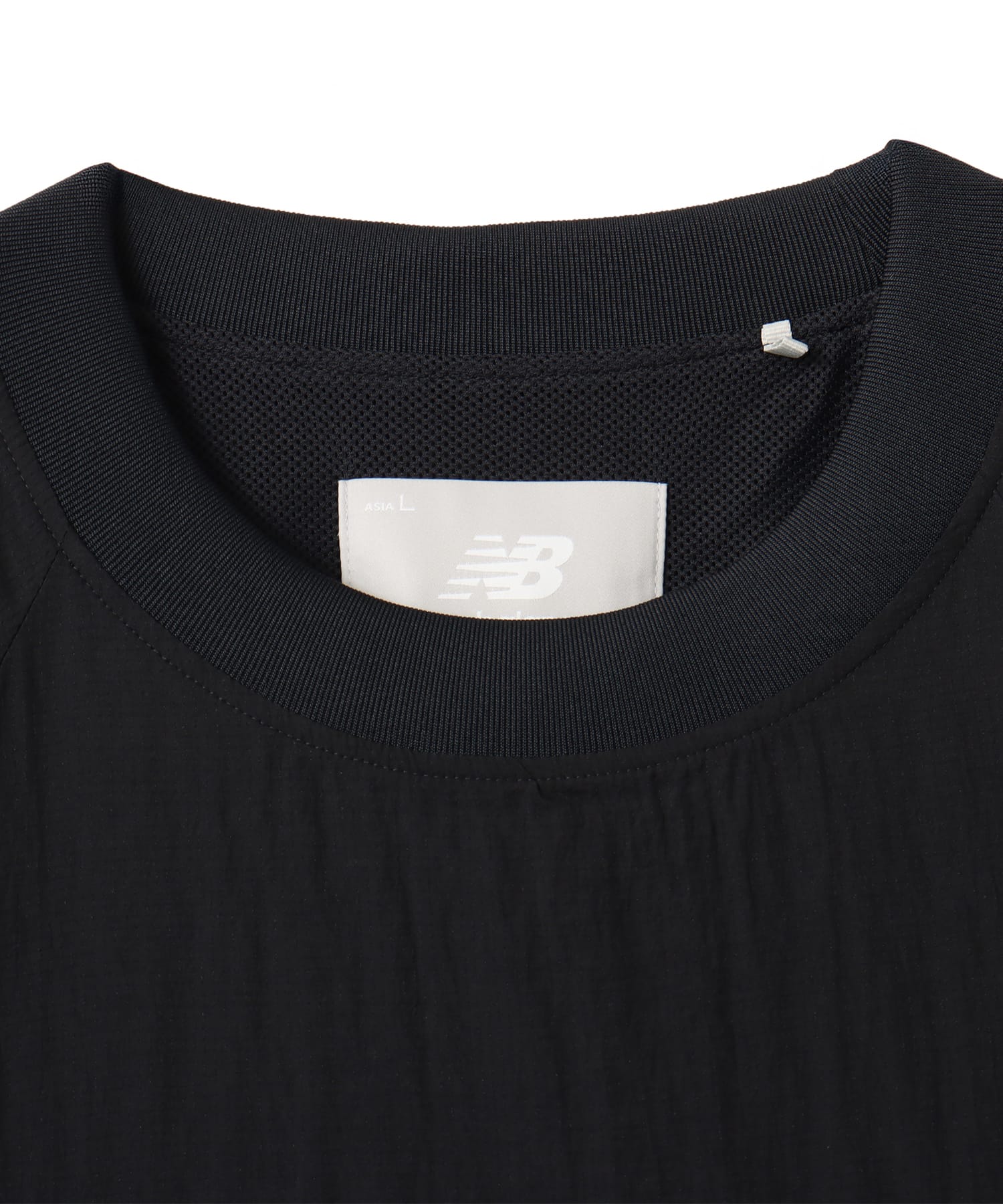 New Balance NB GREY WOVEN T SHIRTS ブラックの画像