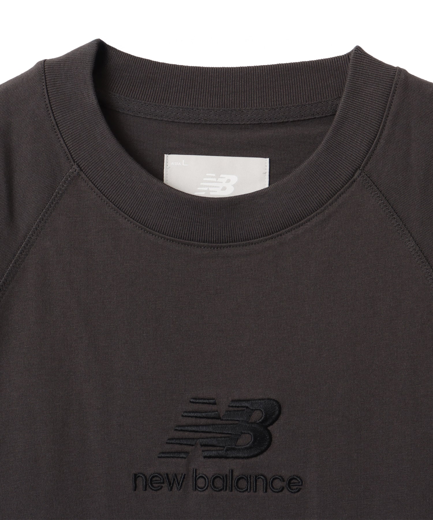 New Balance NB GREY LOGO T SHIRTS ブラックセメントの画像