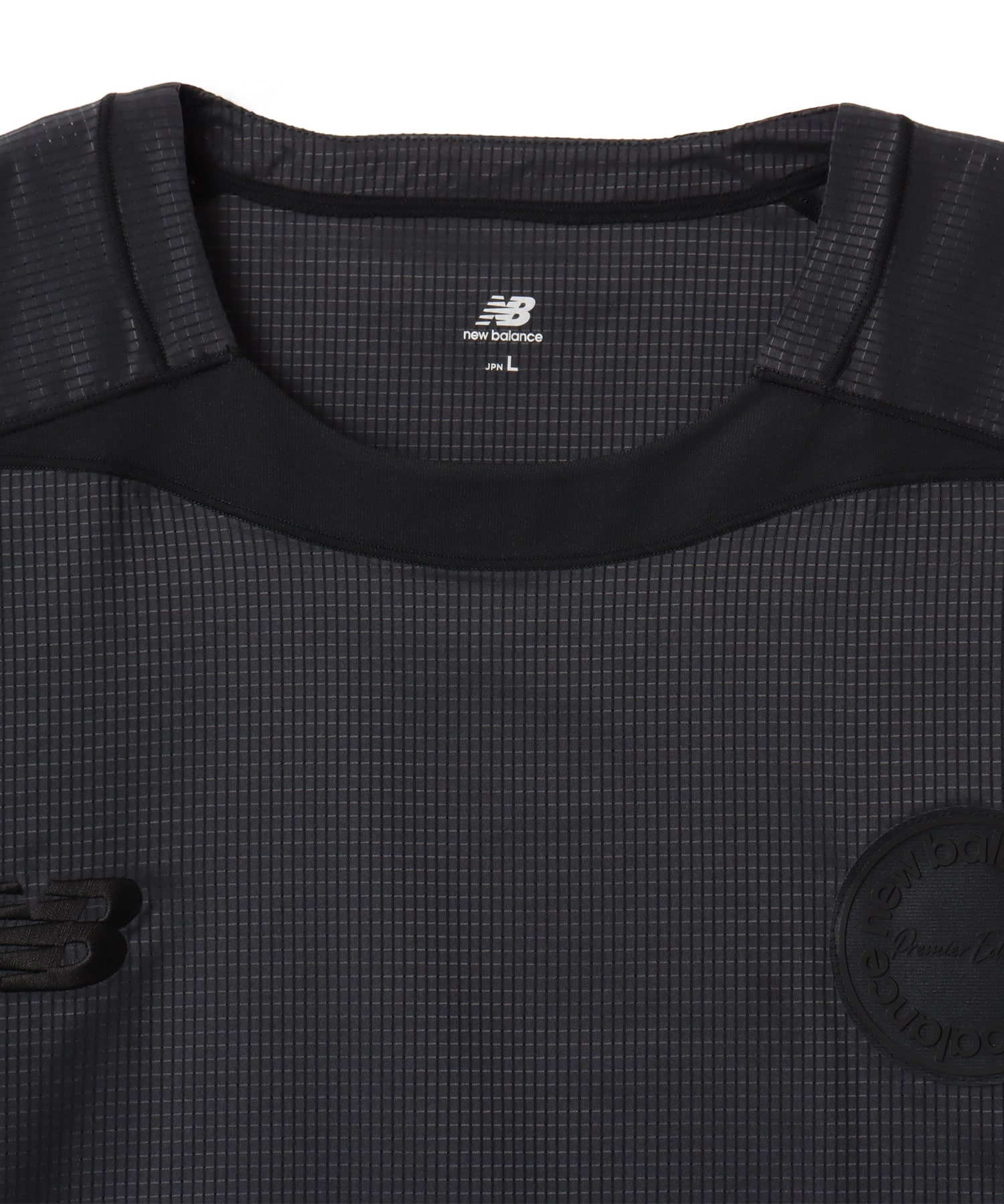 New Balance MESH STRECH WOVEN SHORT SLEEVE SHIRTS ブラックの画像