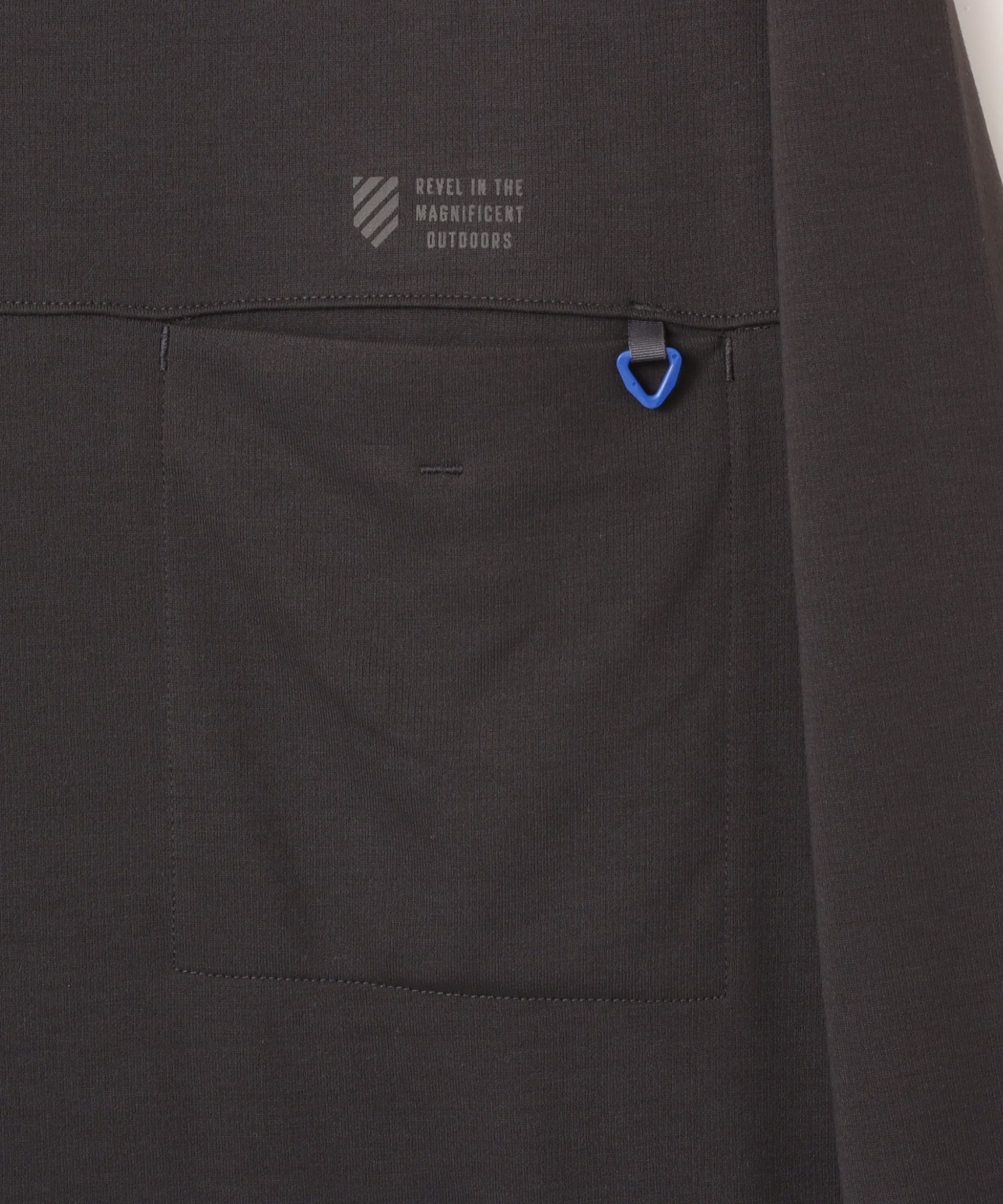 New Balance BASIC LONG SLEEVE T-SHIRT ブラックセメントの画像
