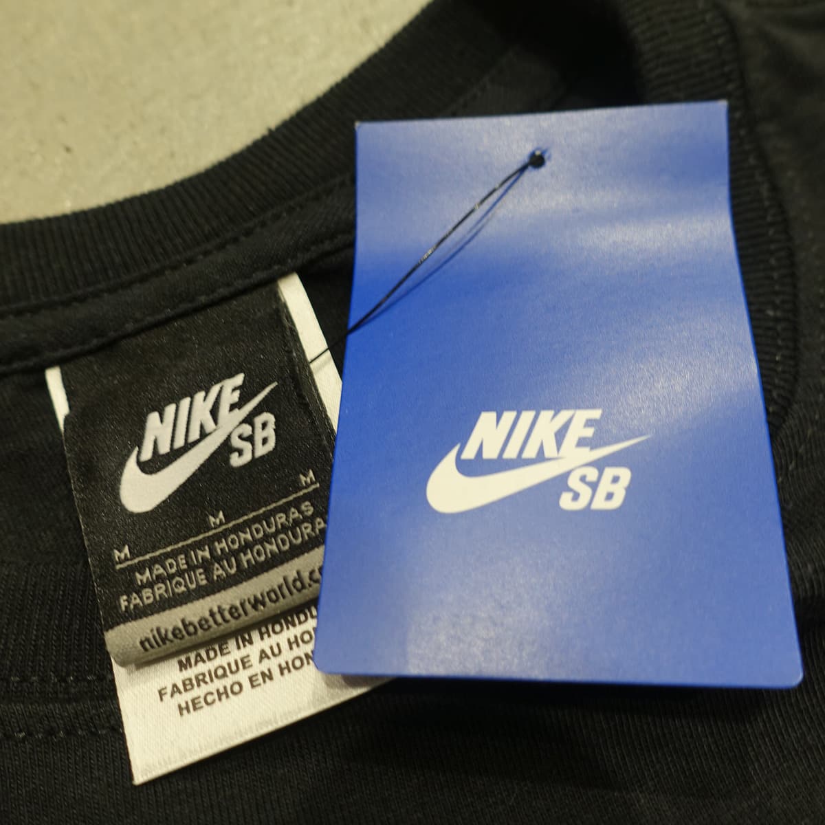 NIKE SB Teeの画像