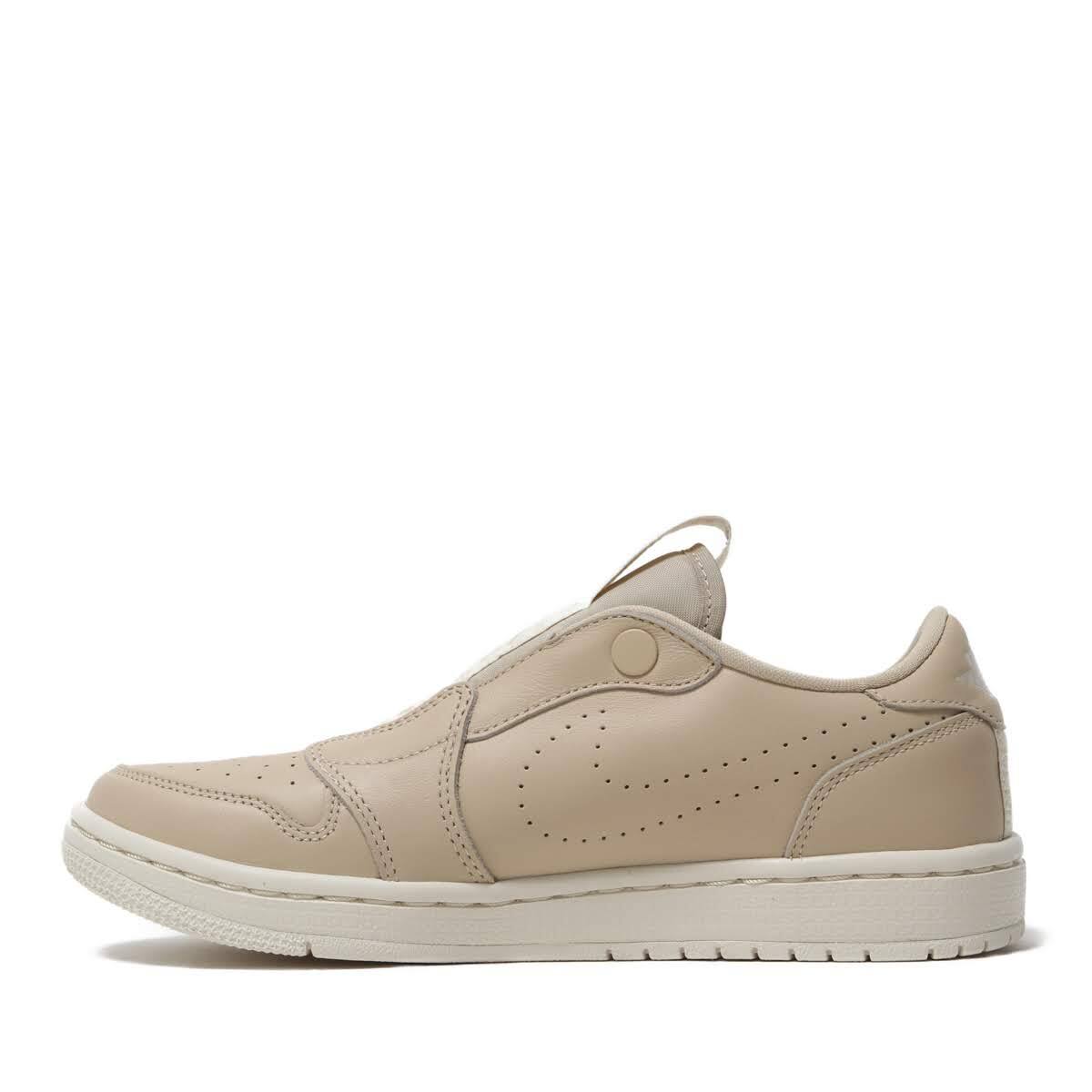 JORDAN BRAND WMNS AIR JORDAN 1 RET LOW SLIP DESERT ORE/LIGHT CREAM 19SP-Iの画像