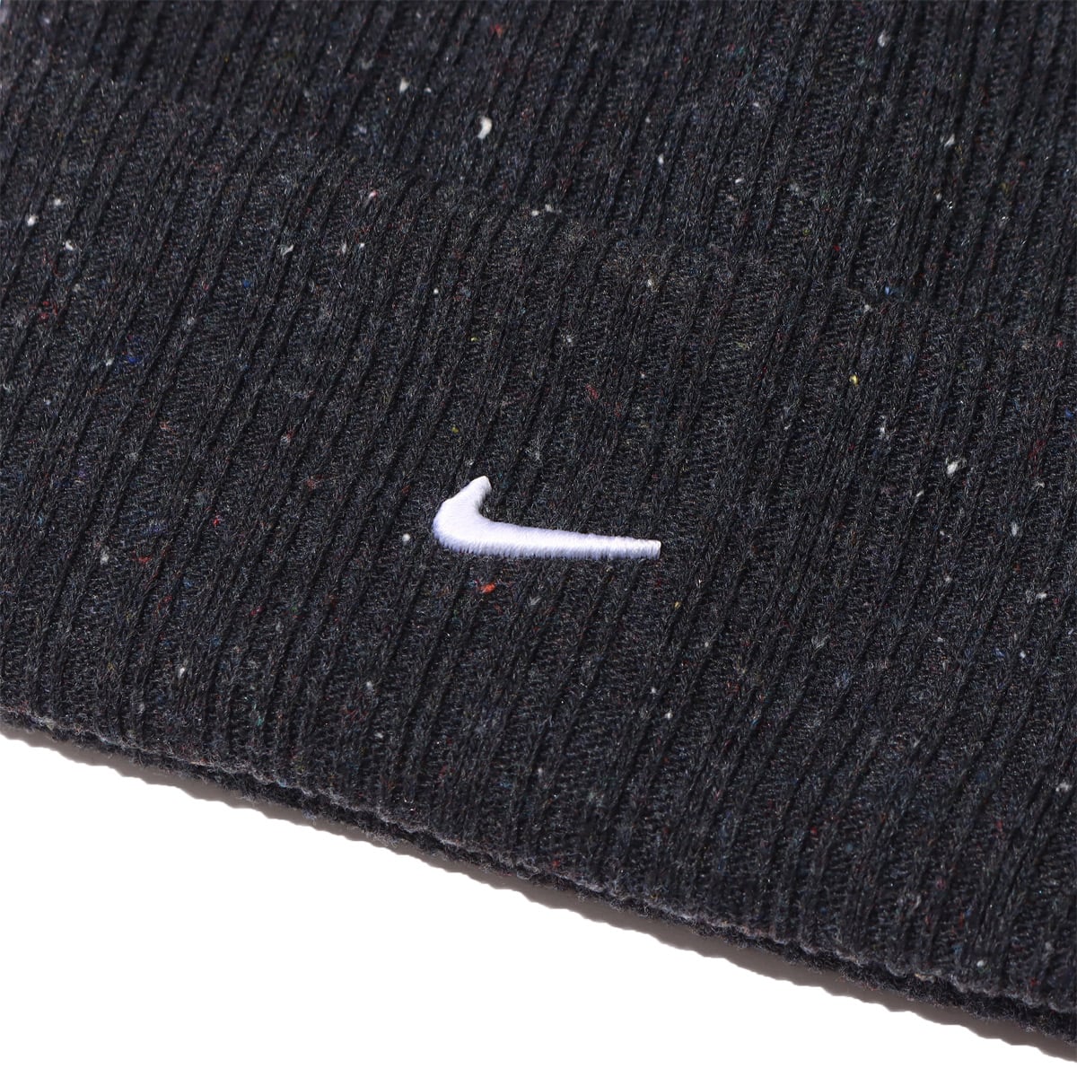 NIKE U NSW BEANIE FSHRMN NUSHRED BLACK/WHITE 23SP-Iの画像
