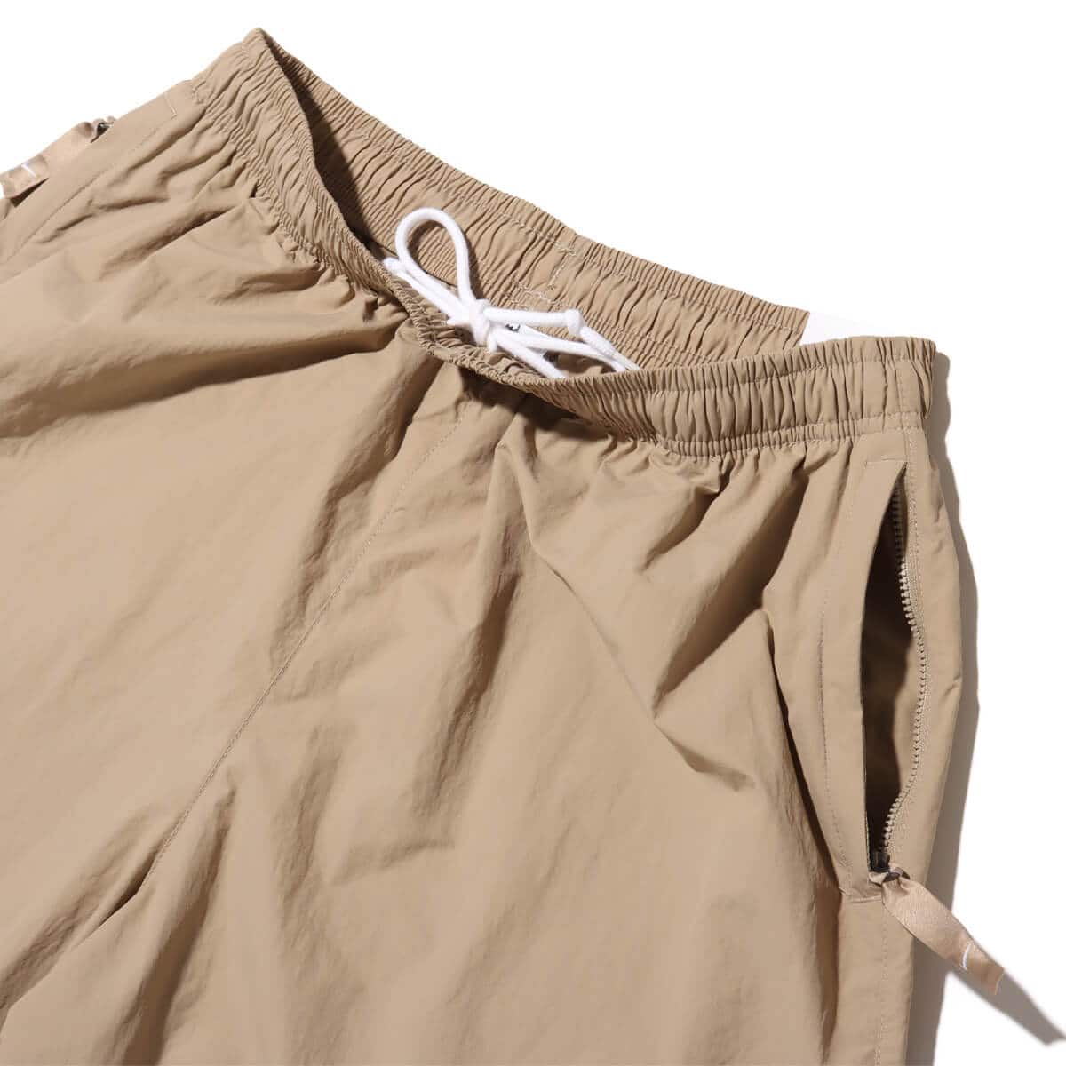 NIKE AS M NK SOLO SWSH WVN SHORT KHAKI/WHITE の画像