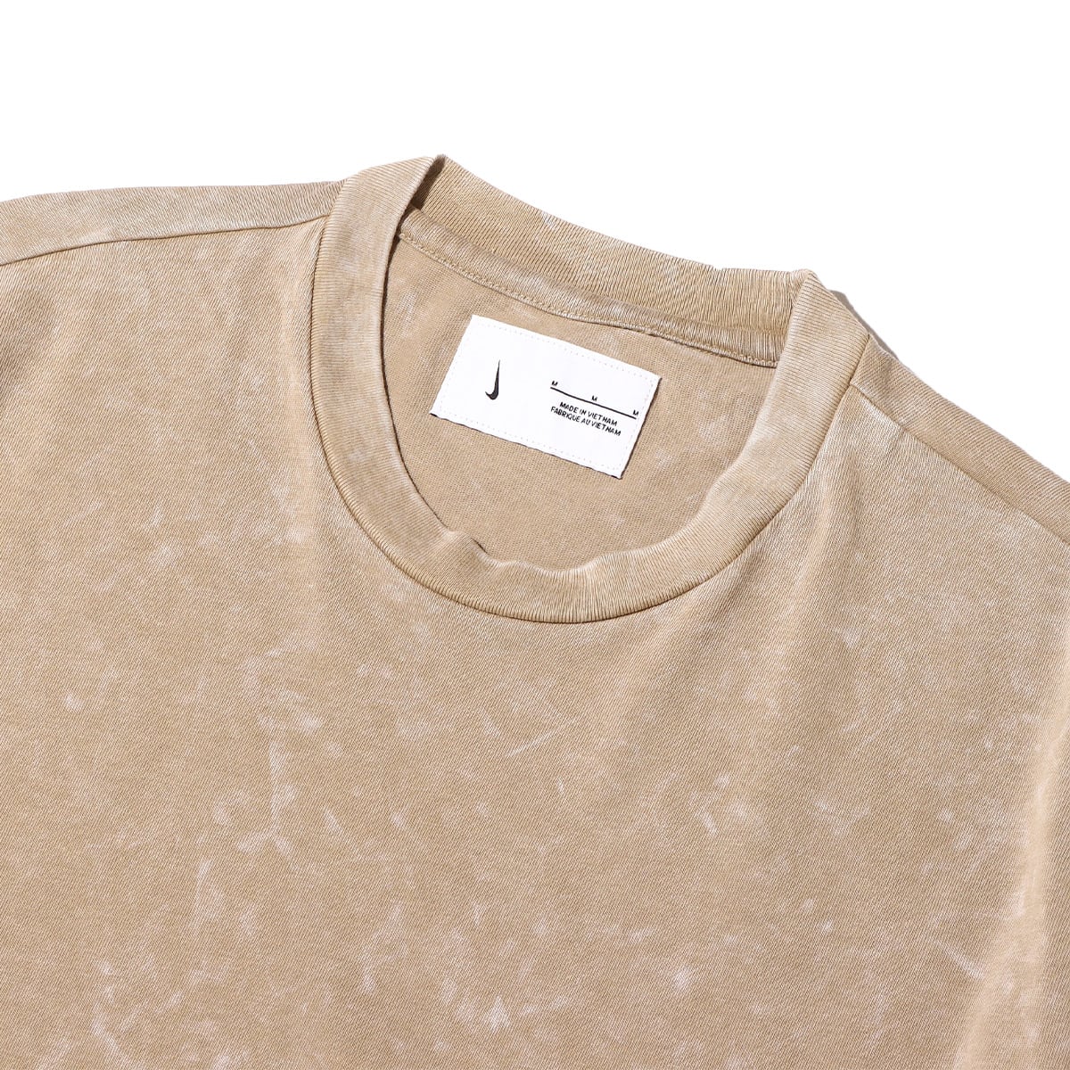 NIKE U NK NRG FADEAWAY TEE KHAKI/UNIVERSITY RED 22FA-Sの画像