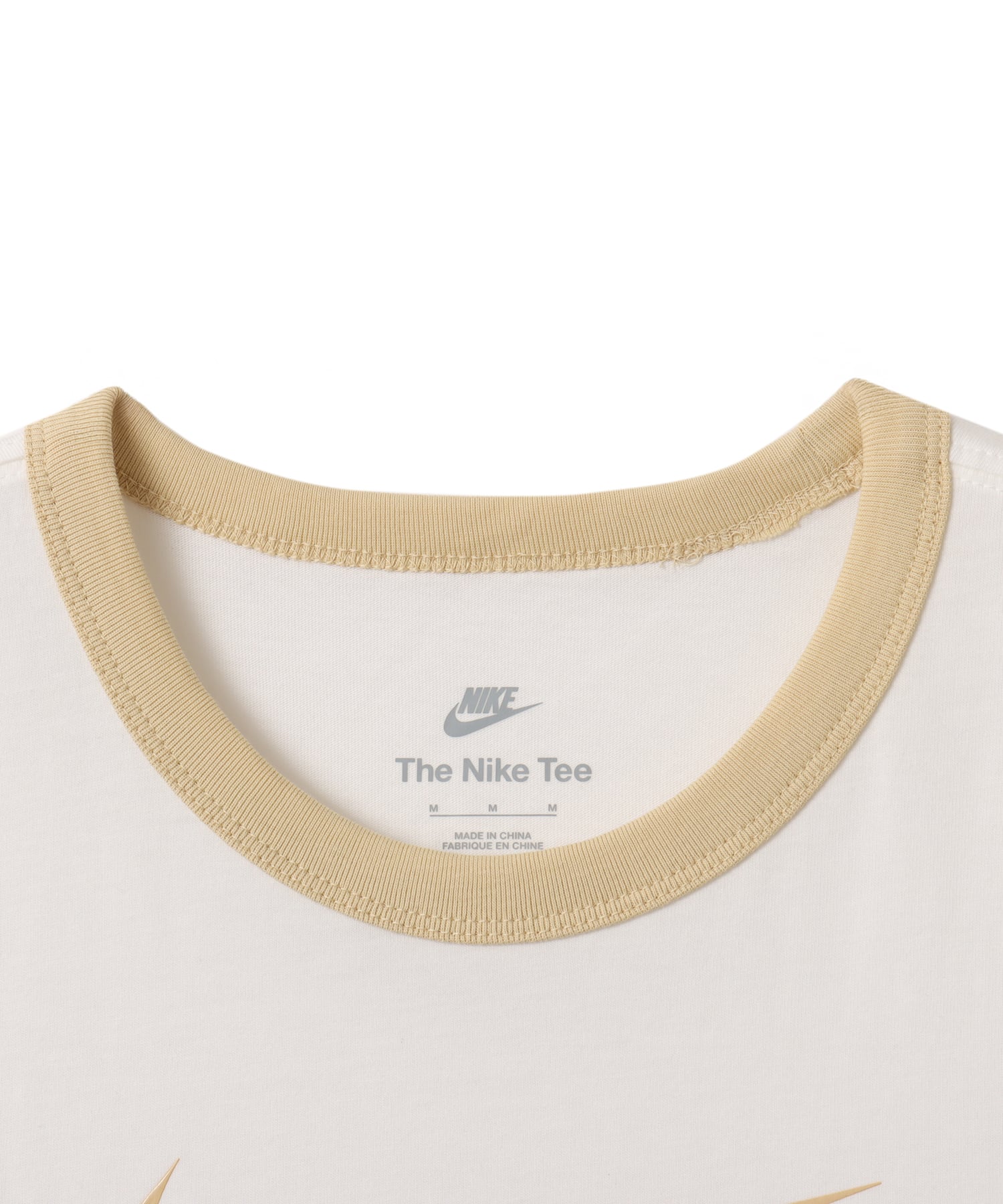 NIKE AS W NSW CLUB SS TEE MOTO RGR WHITEの画像