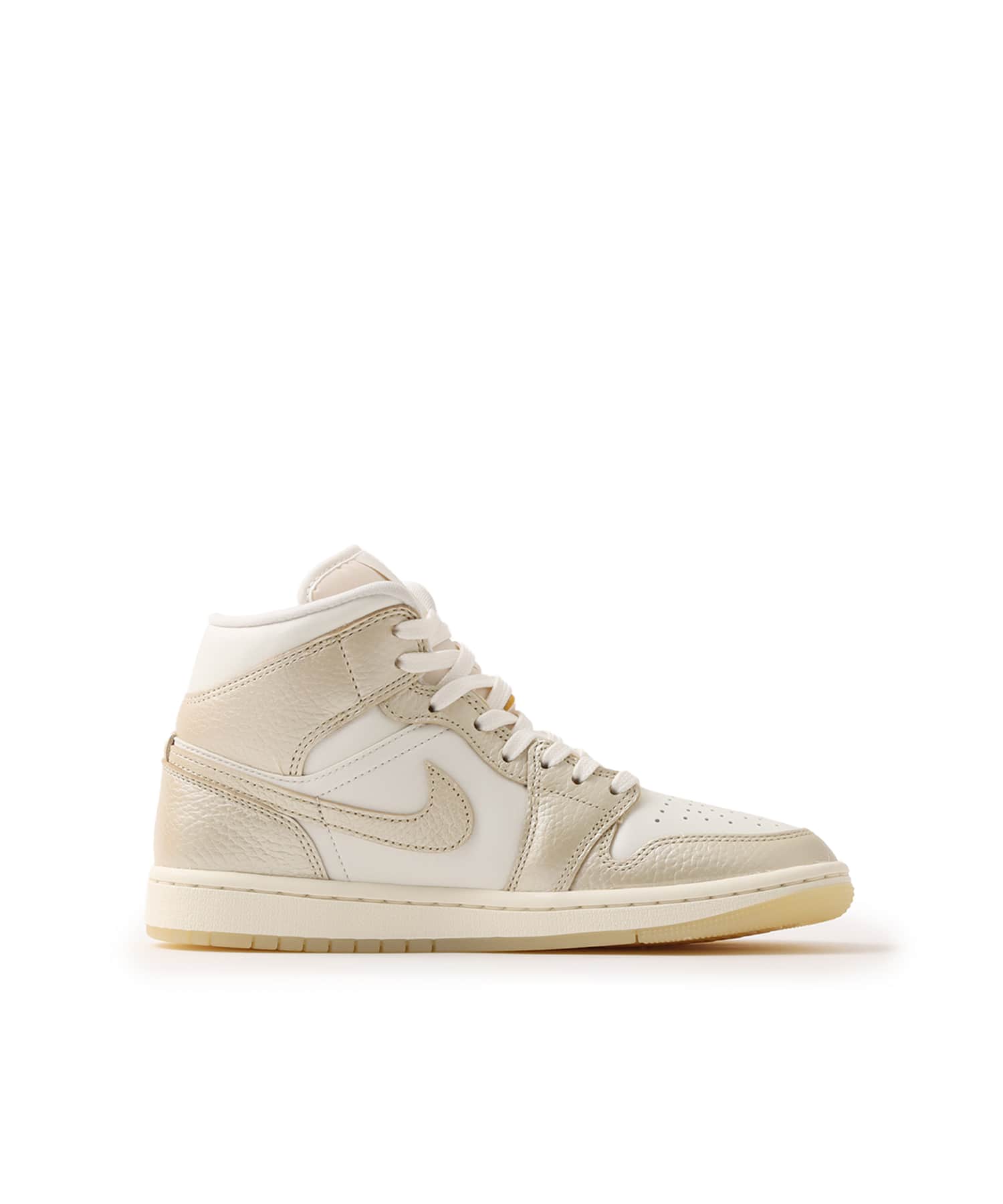 JORDAN BRAND WMNS AIR JORDAN 1 MID SE SAIL/TEAM GOLD-PALE IVORYの画像
