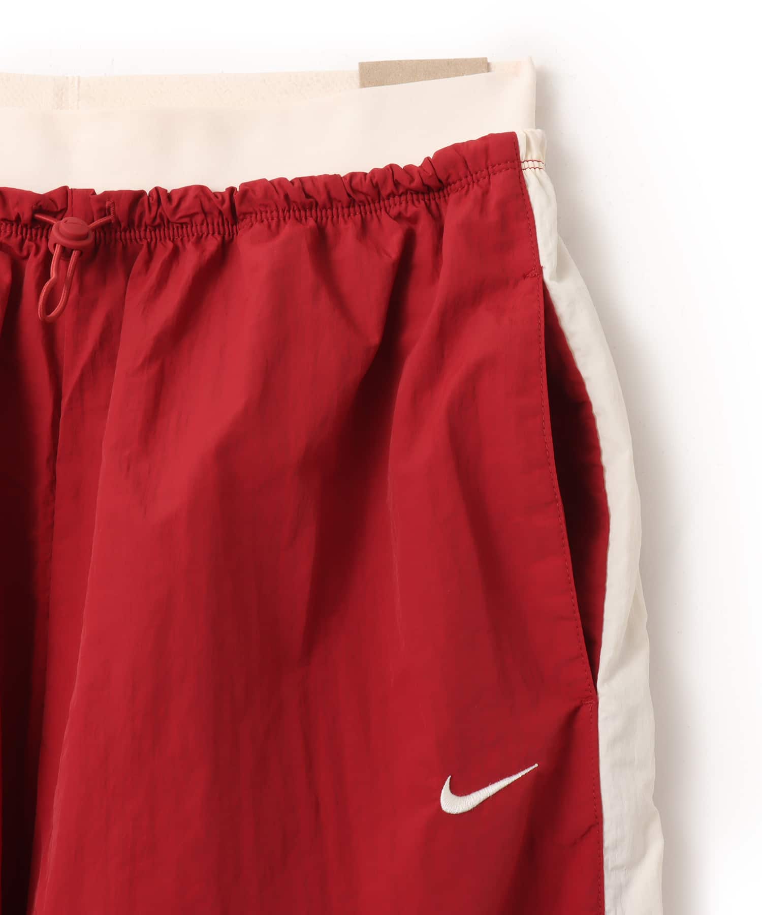 NIKE AS W NSW PARACHUTE HR PANT REDの画像