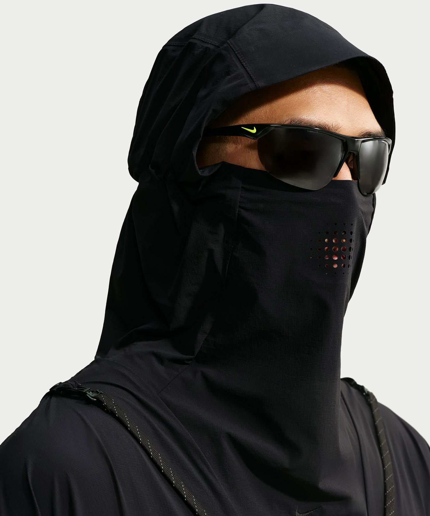 NIKE AS M NK UV TECH HELIOS SUN T P TOP BLACKの画像