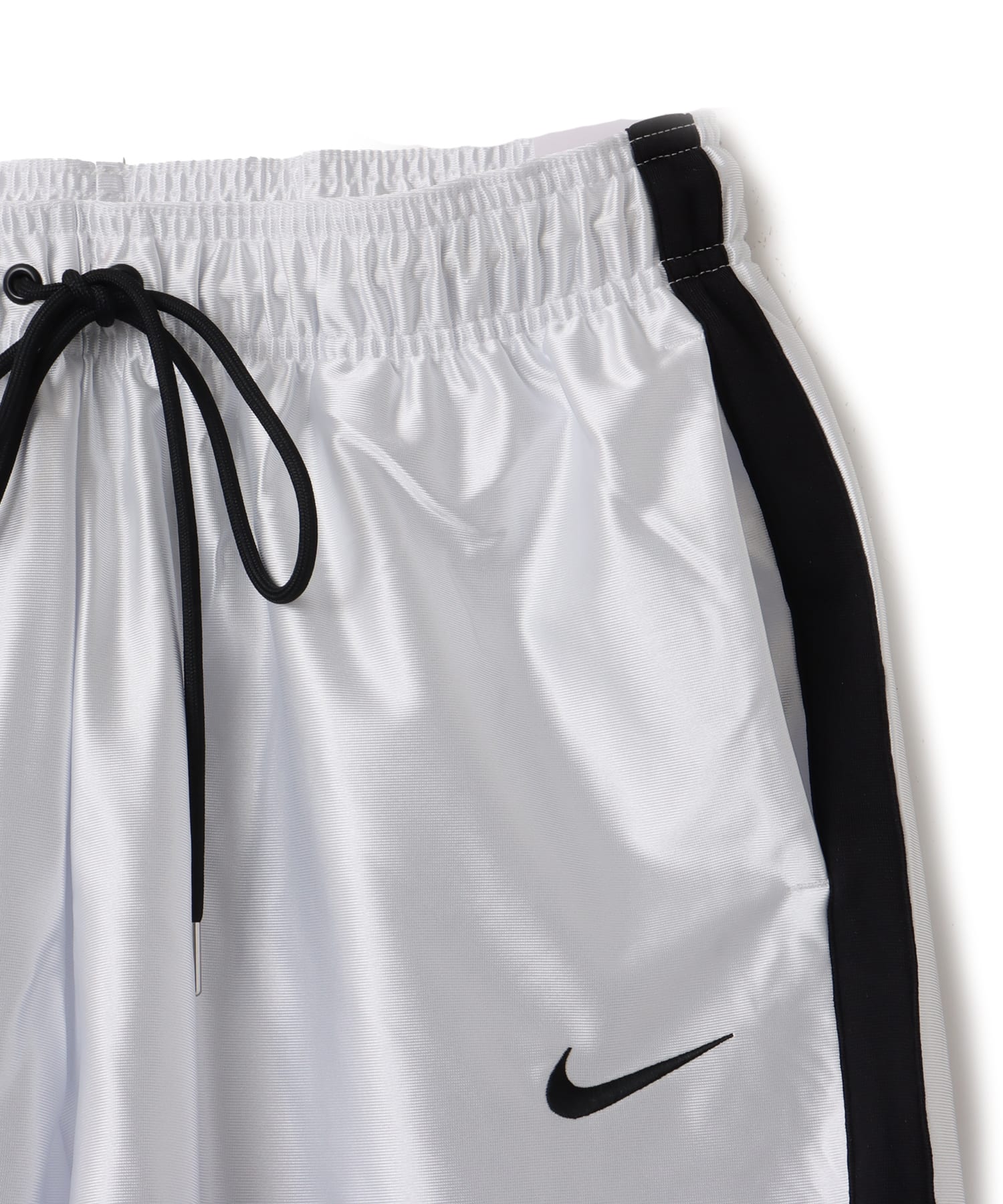 NIKE AS W NSW MESH SHORT GCEL METALLIC SILVERの画像