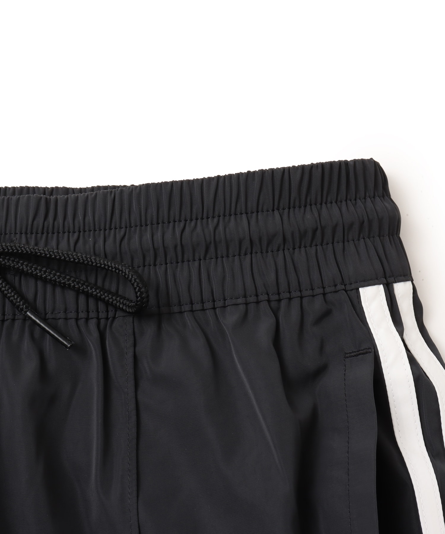 adidas LACE TRIM 3 STRIPE SHORT ブラックの画像