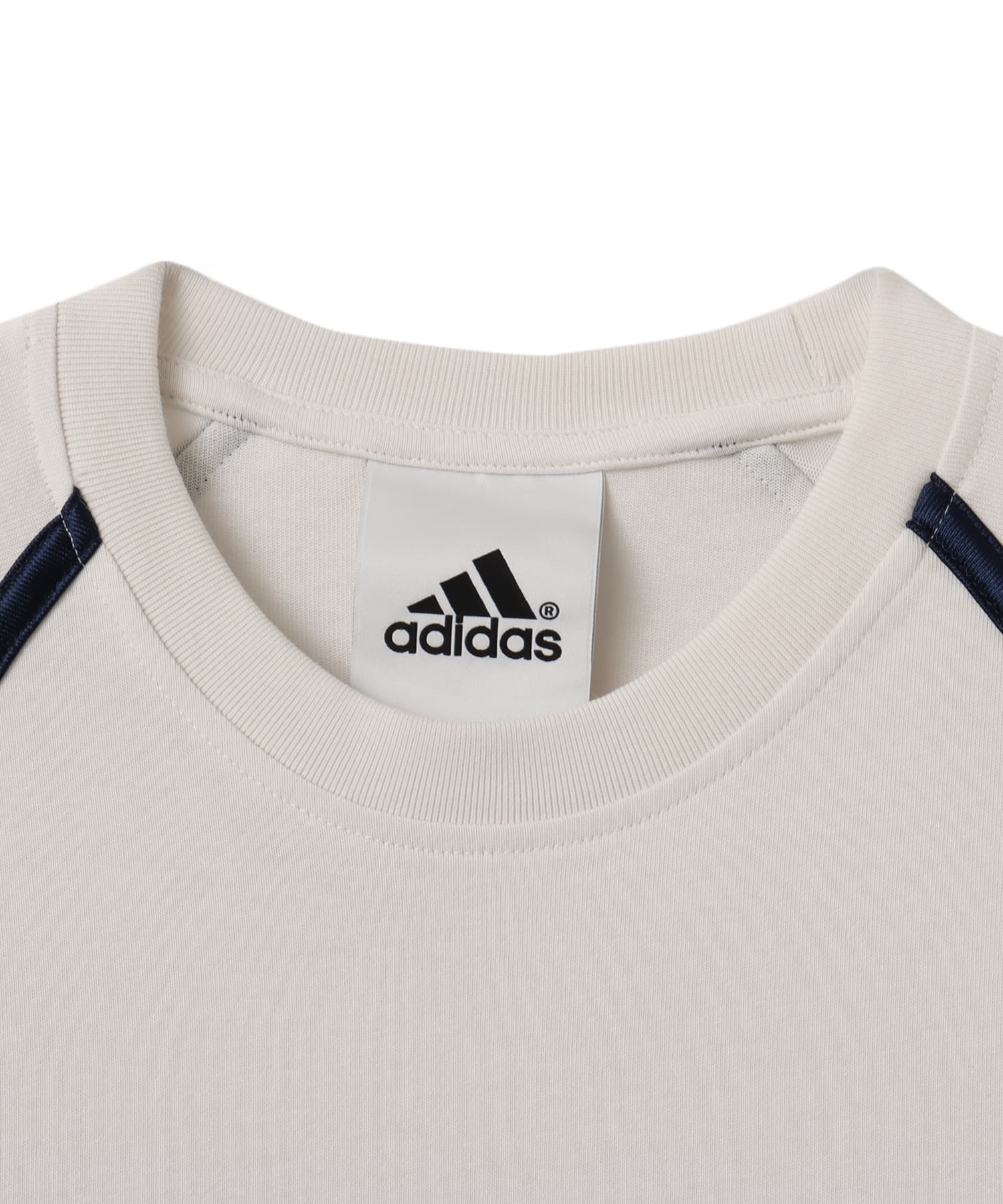 adidas BADGE TEE クラウドホワイトの画像