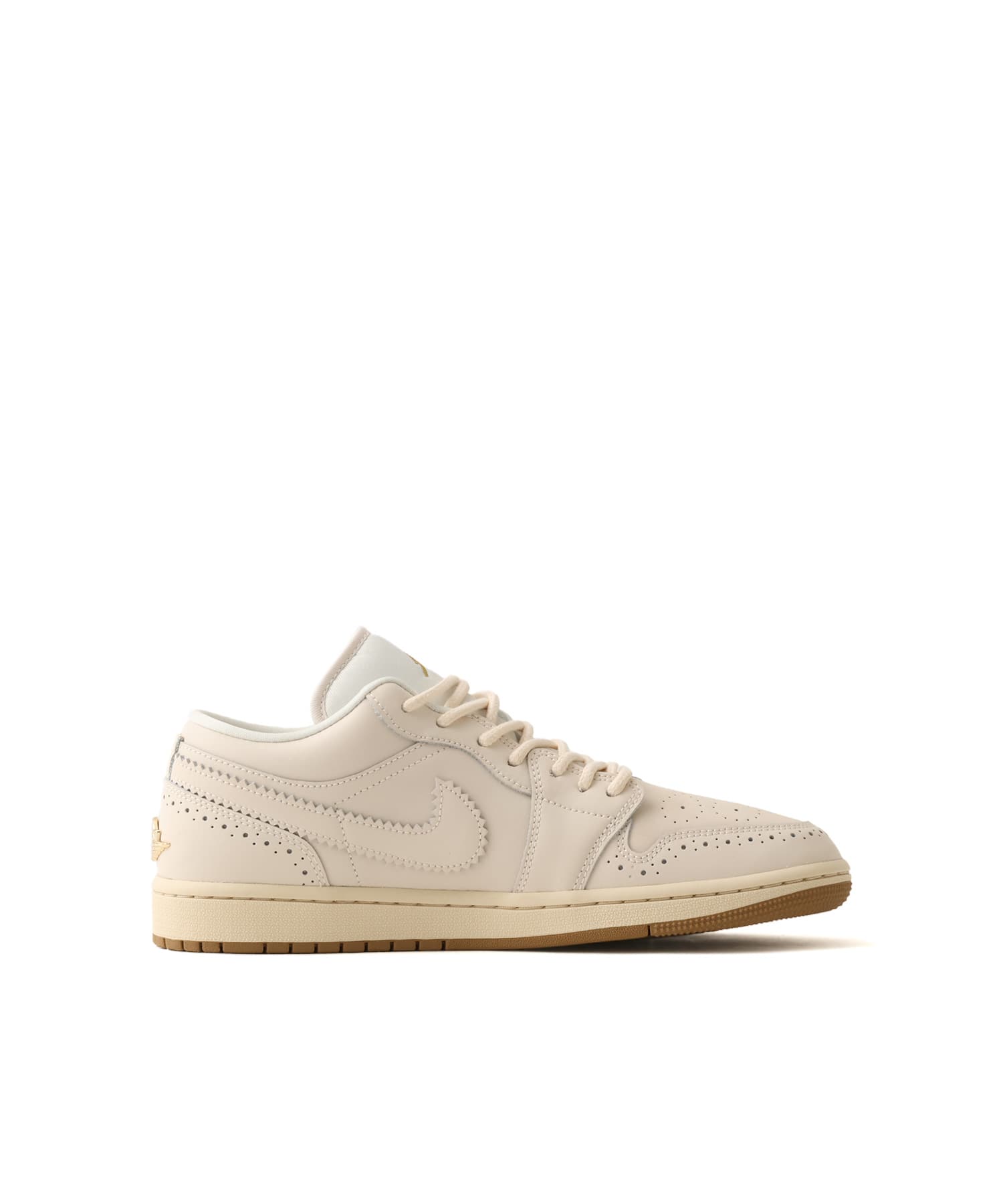 JORDAN BRAND WMNS AIR JORDAN 1 LOW SE CHALK/CHALK-MTLC GOLD-PEARL WHITEの画像