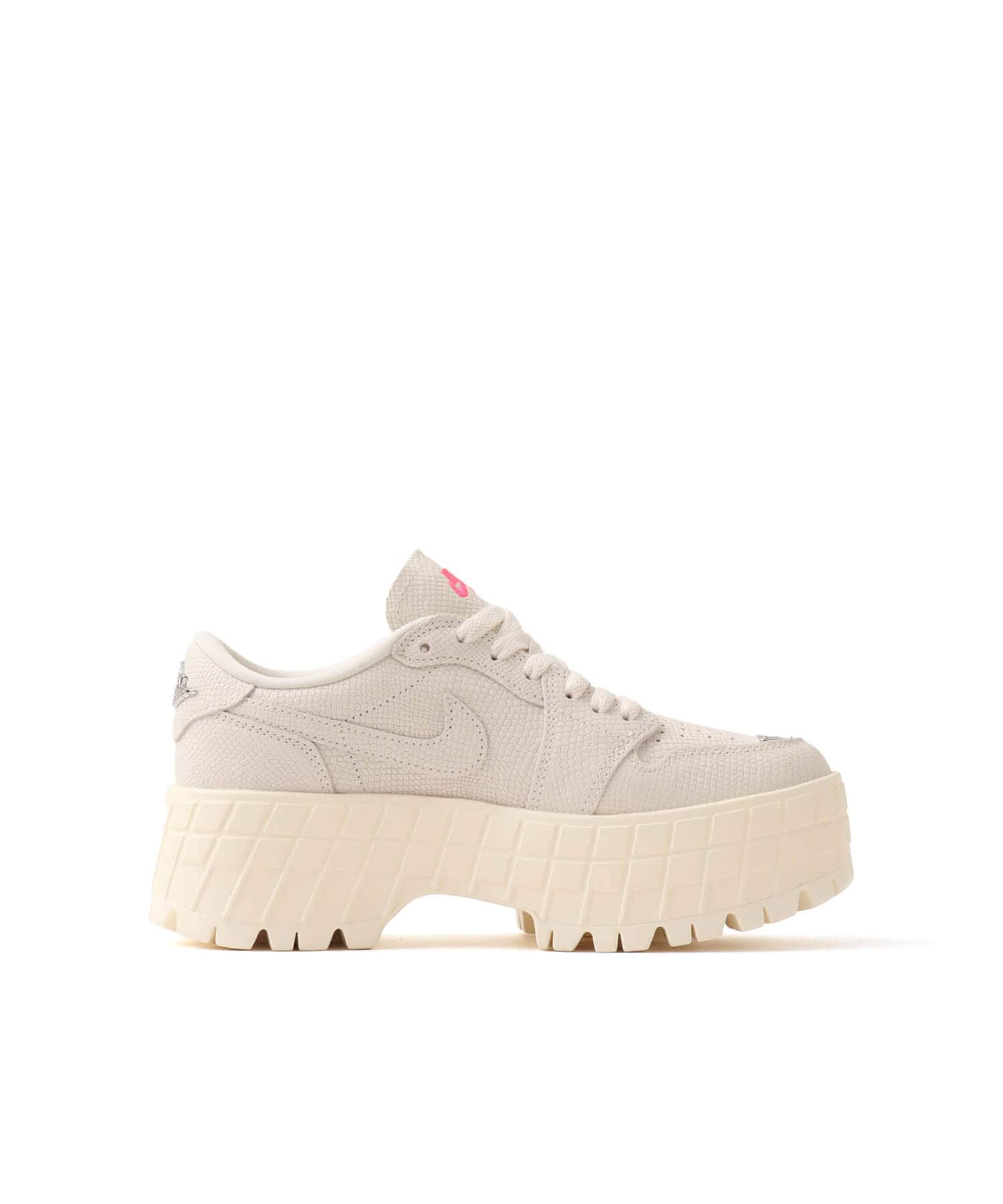 JORDAN BRAND W AIR JORDAN 1 BROOKLYN LOW PALE IVORY/PALE IVORY-RACER PINKの画像