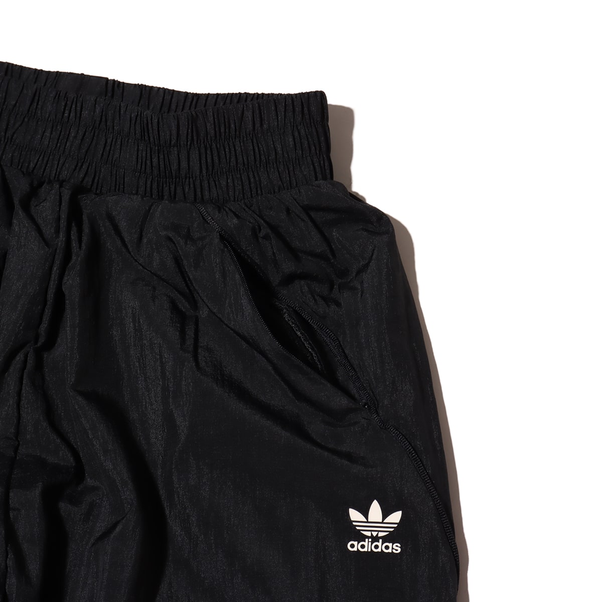 adidas WOVEN TRKPANT BLACK の画像