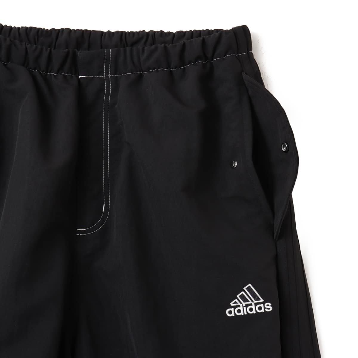 adidas PARACHUTE PANT ブラックの画像