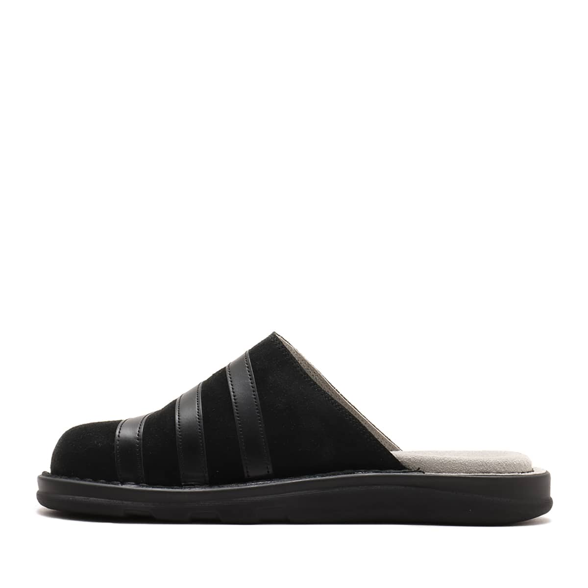 adidas ADICLOG CORE BLACK/GRAY TWO/CORE BLACKの画像