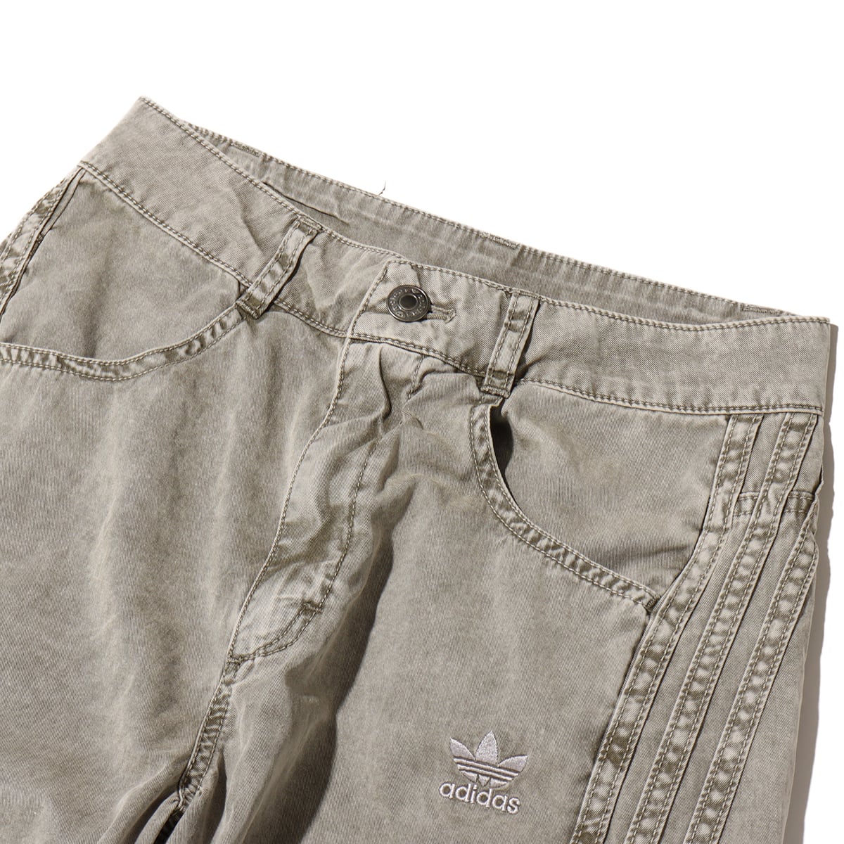 adidas WOMENS CARGO PANT NYLON OLISTR の画像