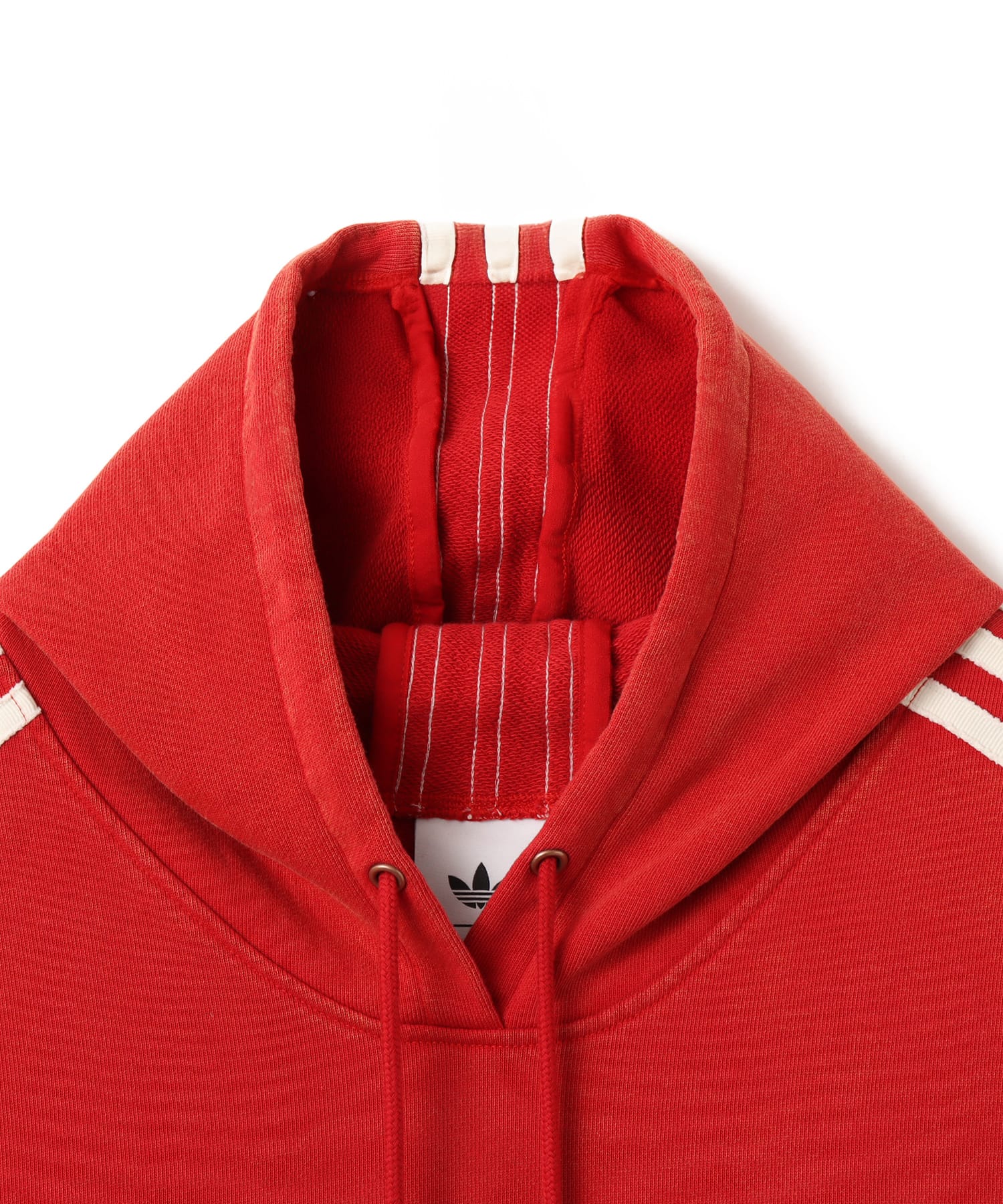adidas by Avavav SHOULDERLESS HOODIE パワーレッドの画像