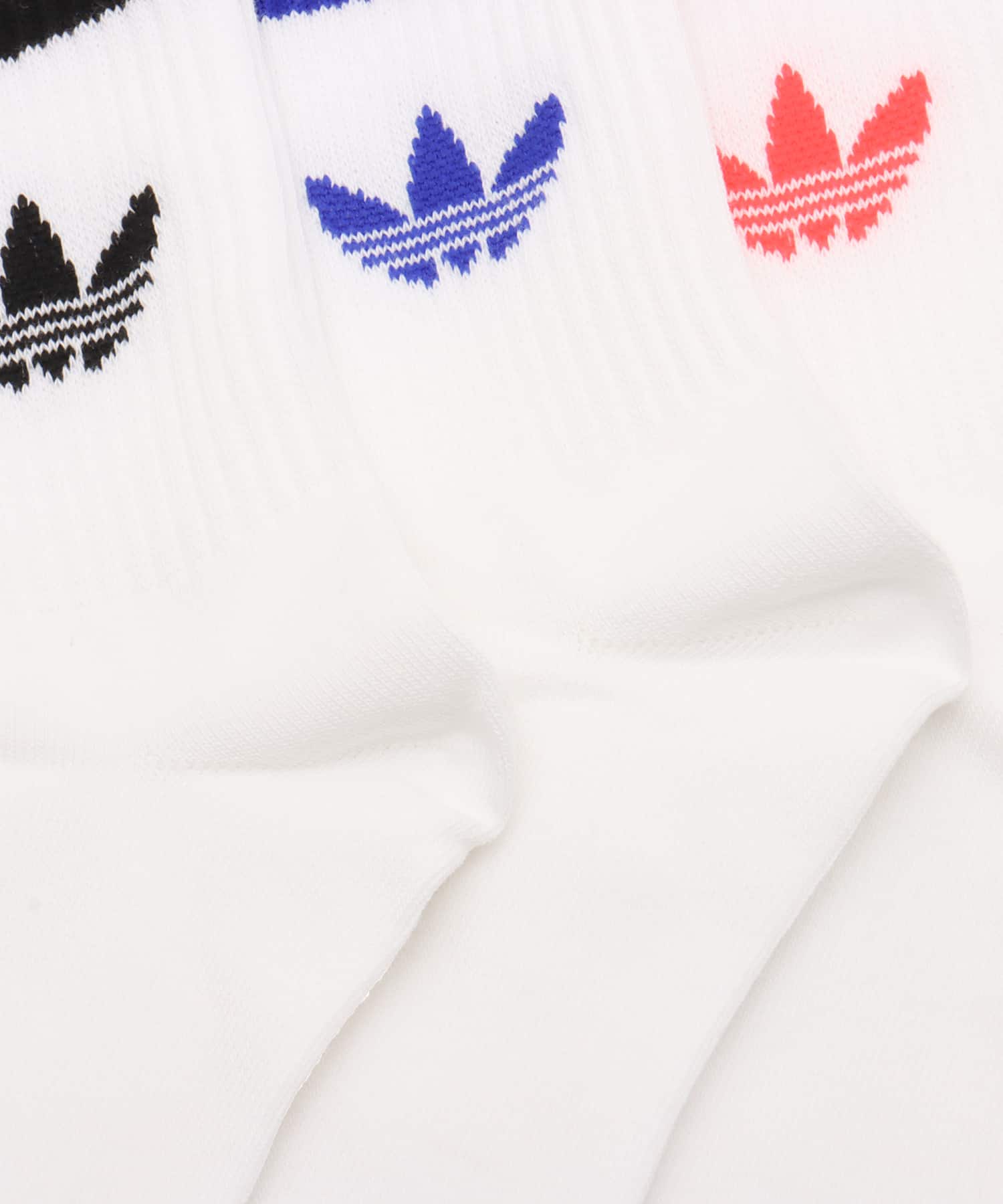 adidas 3-STRIPES CREW SOCKS 3 PAIRS ホワイト/ルシッドレッド/ルシッドブルーの画像