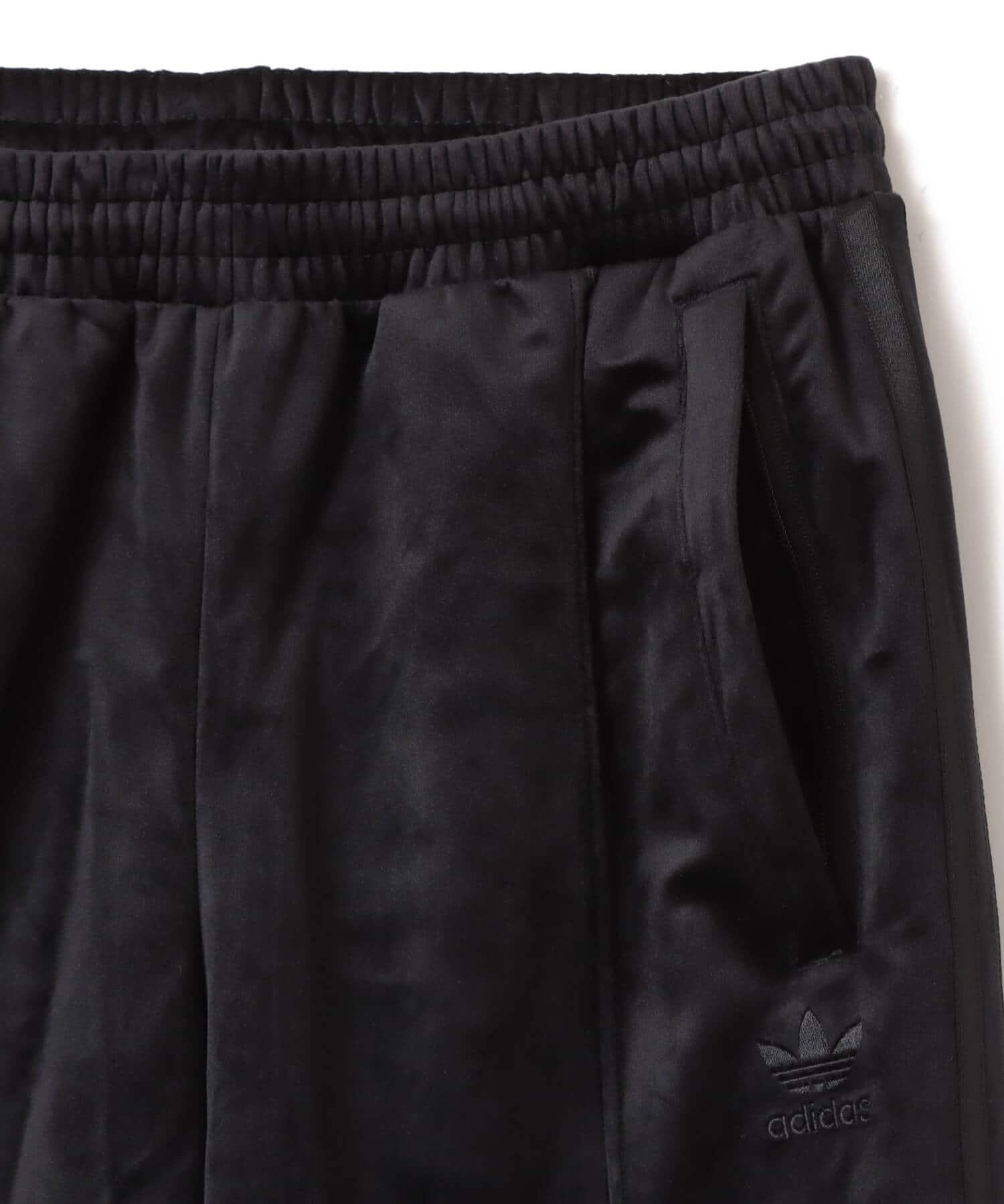 adidas ADICOLOR  VELOUR TRACK PANT ブラックの画像