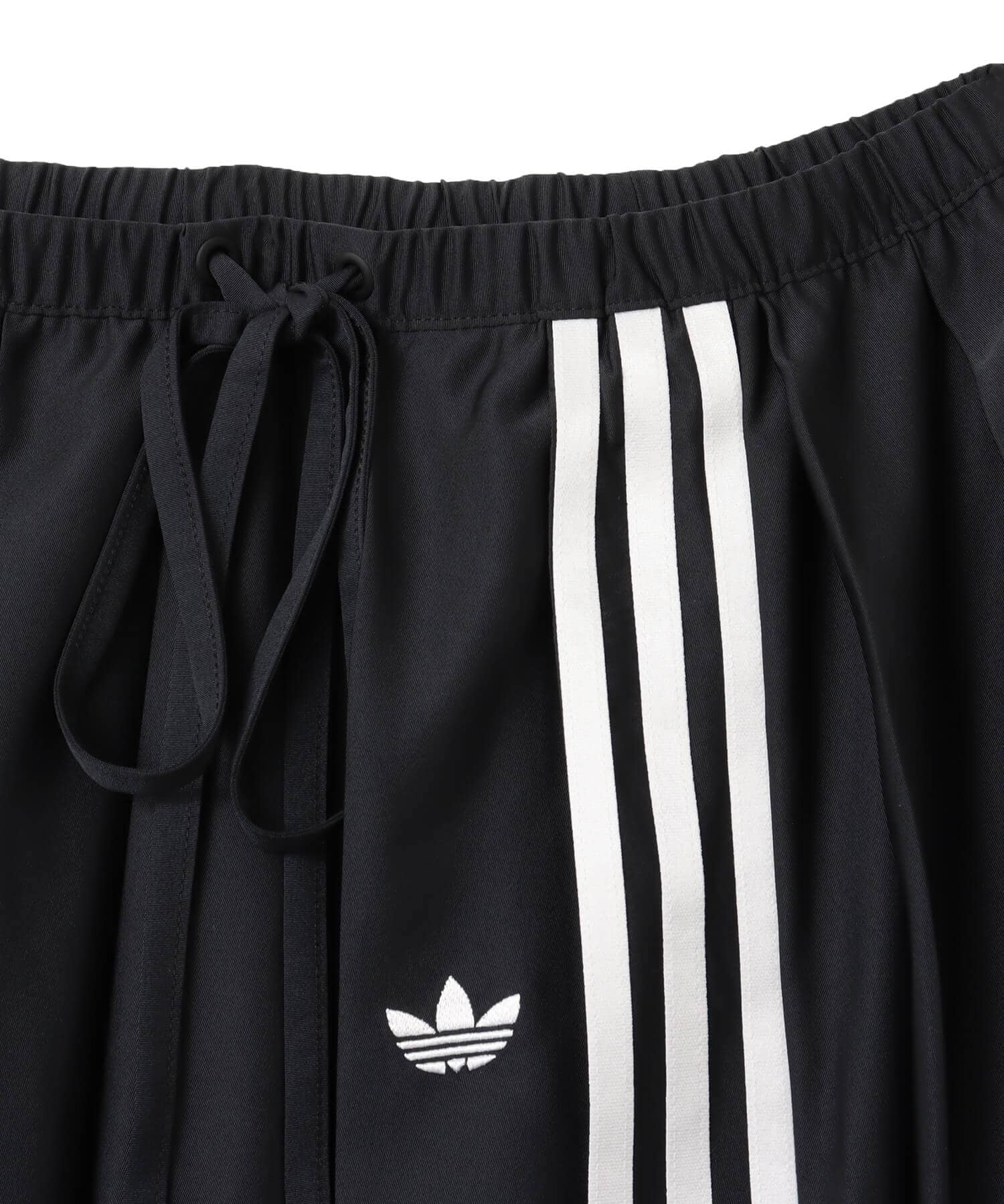 adidas RIBBON PLEATED MAXI SKIRT ブラックの画像