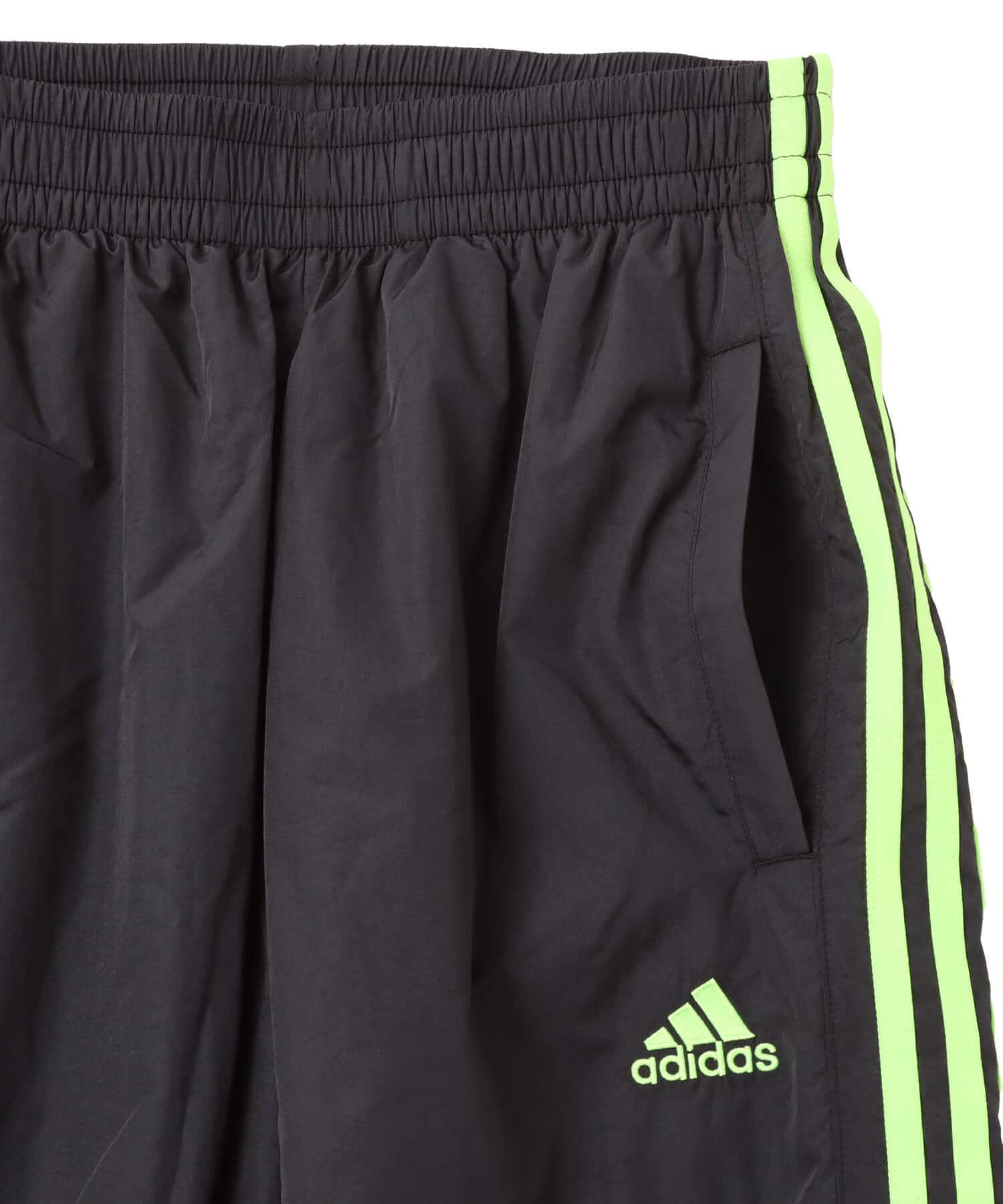 adidas ADICOLOR TEAMGEIST OVERSIZED TRACK PANT ブラックの画像