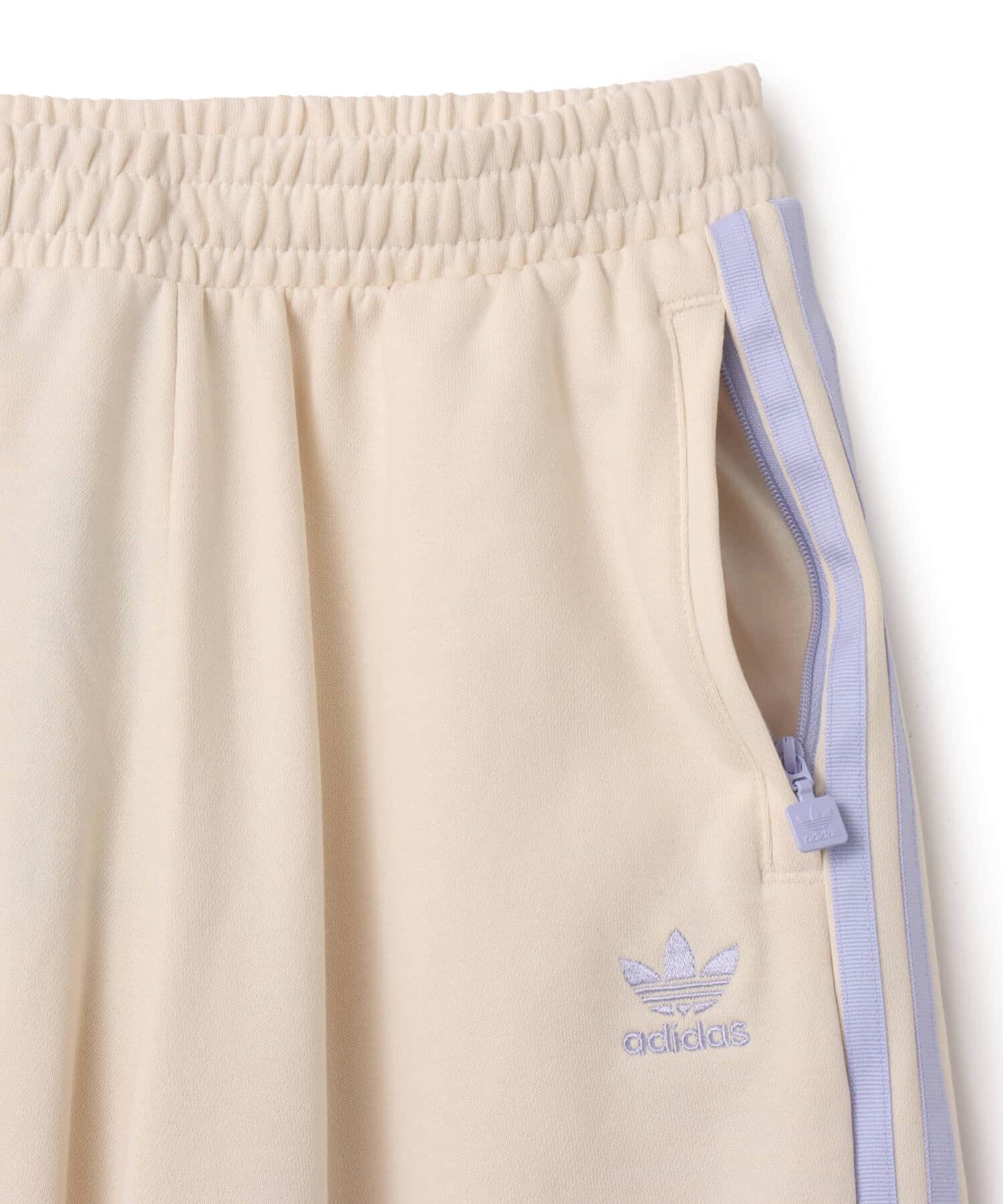 adidas TRACK PANTS ワンダーホワイトの画像