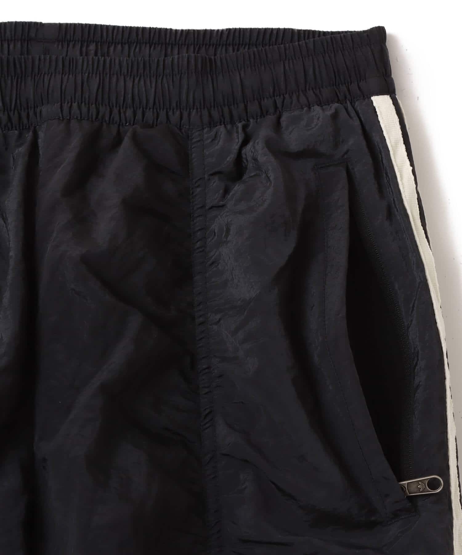adidas THUG CLUB WOVEN TRACKPANTS ブラック/シルバーメタリックの画像