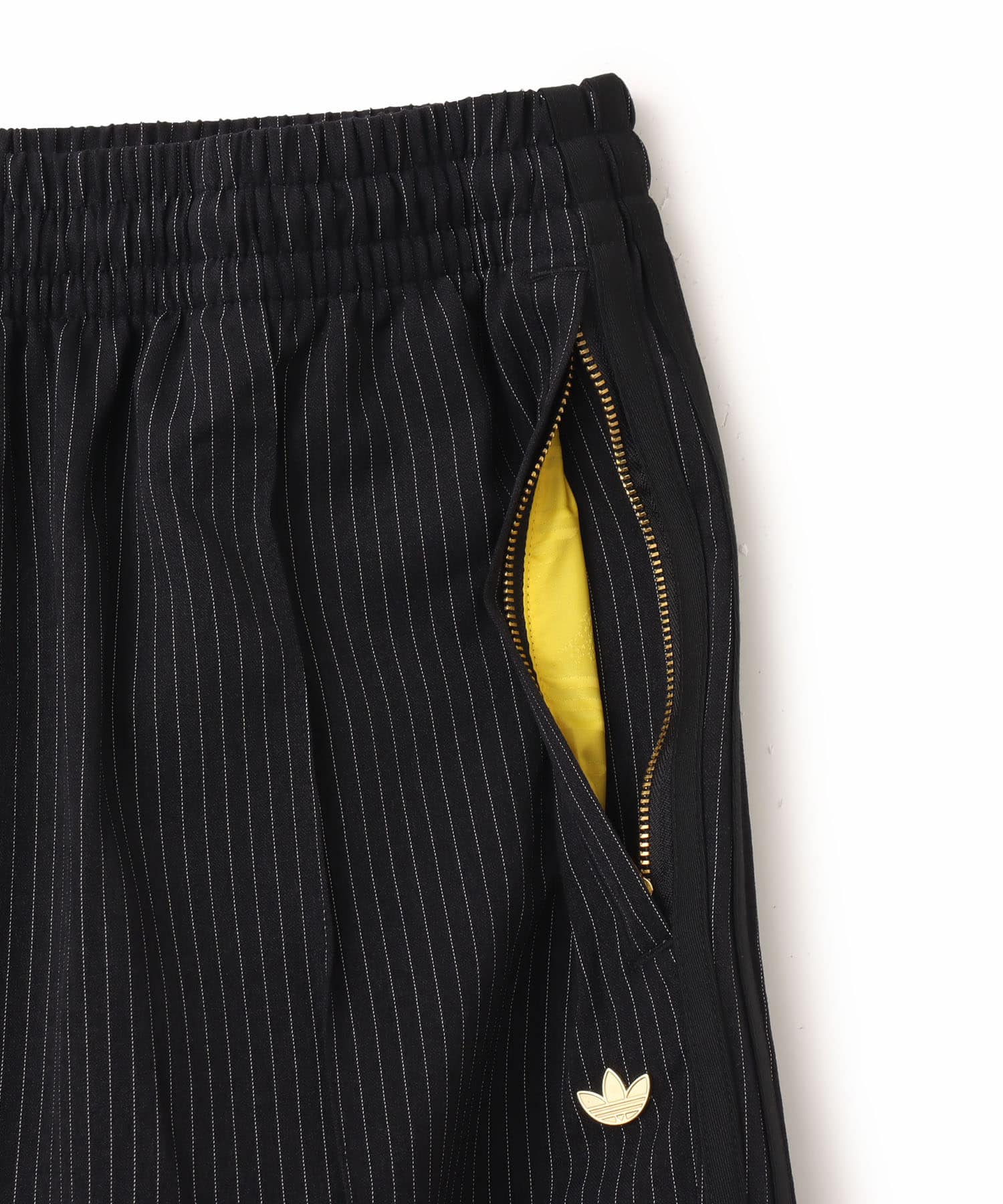 adidas FIREBIRD LOOSE PINSTRIPES TRACK PANTS ブラックの画像