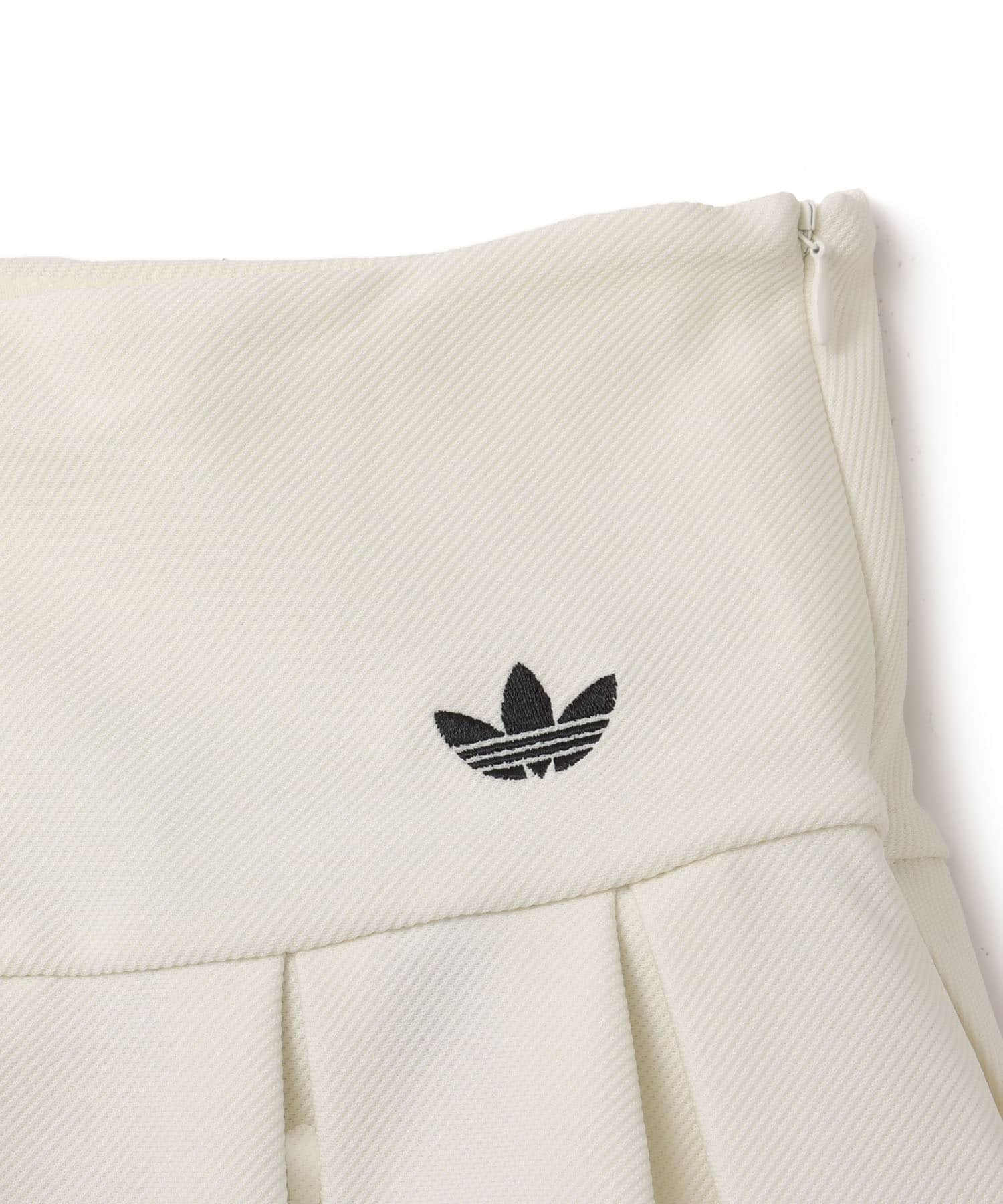 adidas LOW WAIST SPORT SKIRT オフホワイトの画像