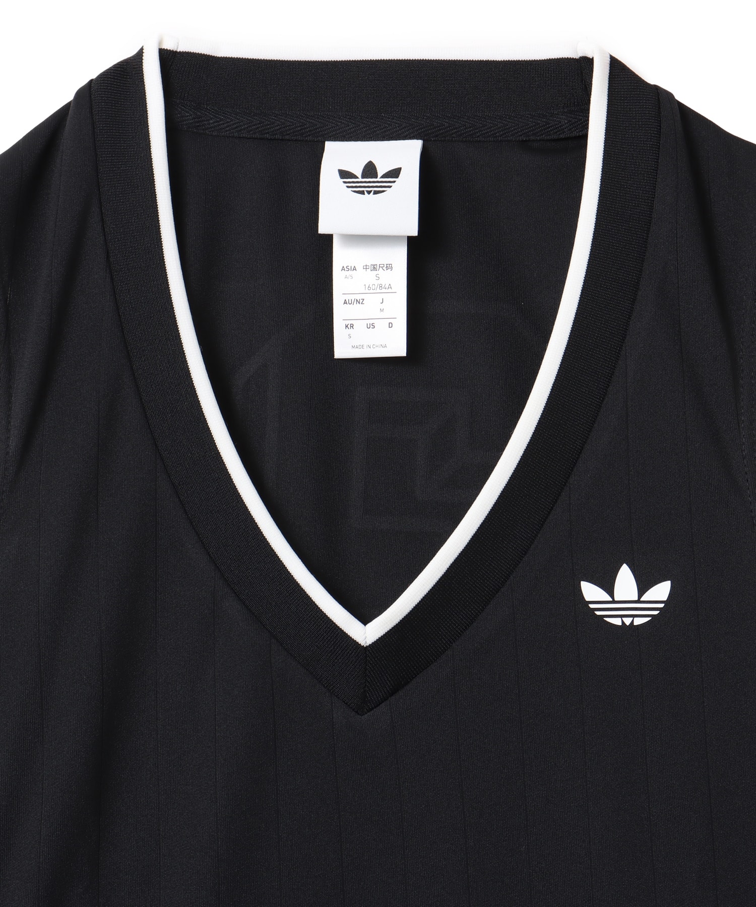 adidas V-NECK ブラックの画像