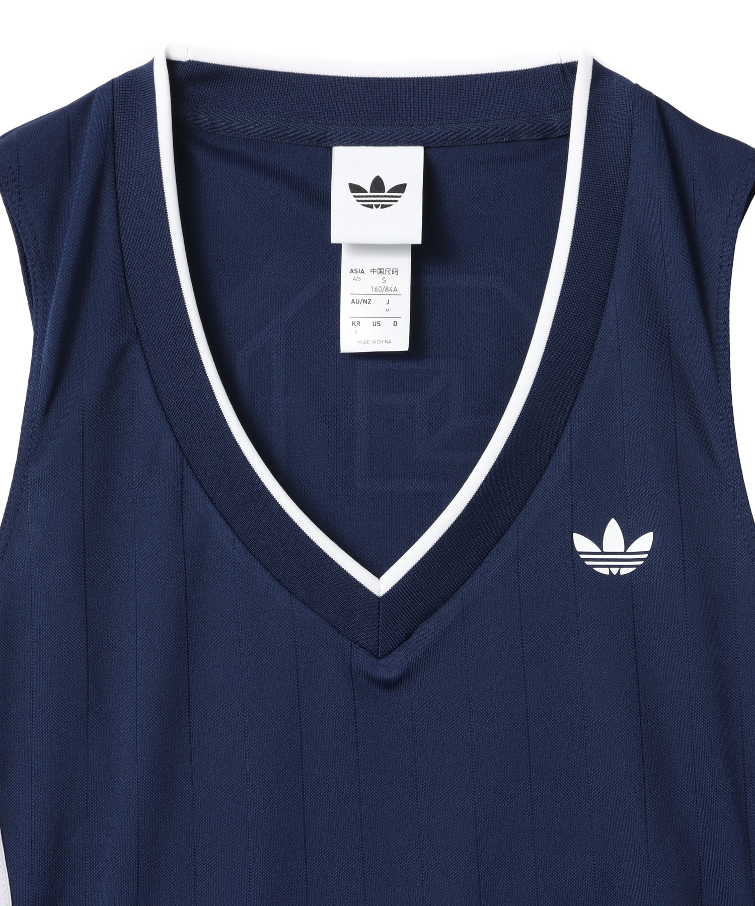 adidas V-NECK ナイトインディゴの画像