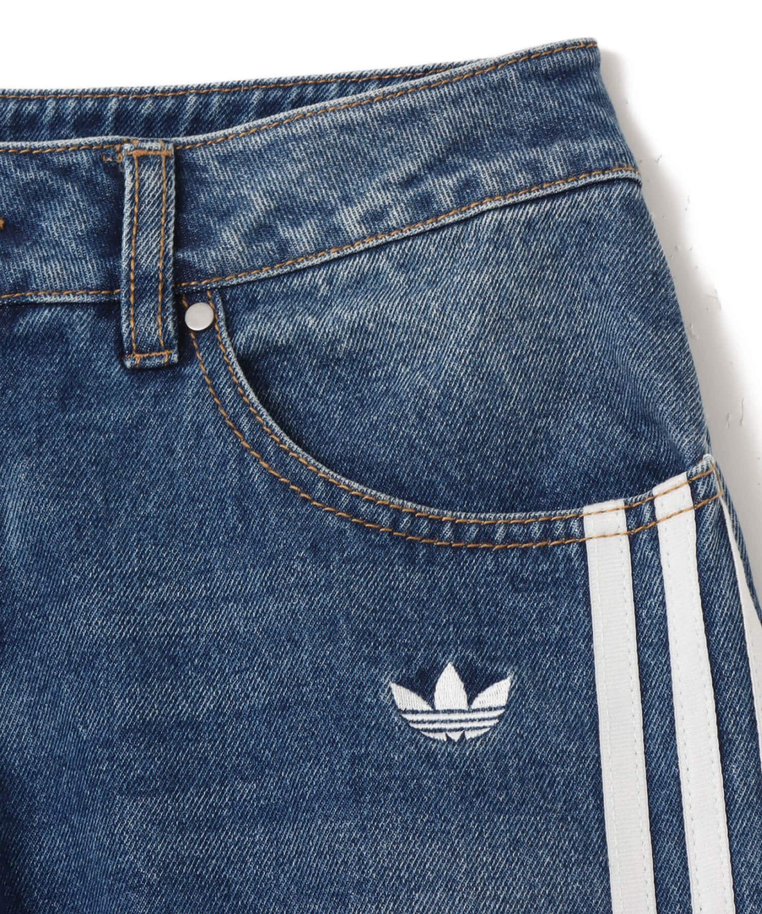 adidas DENIM PANTS ミディアムブルーデニムの画像