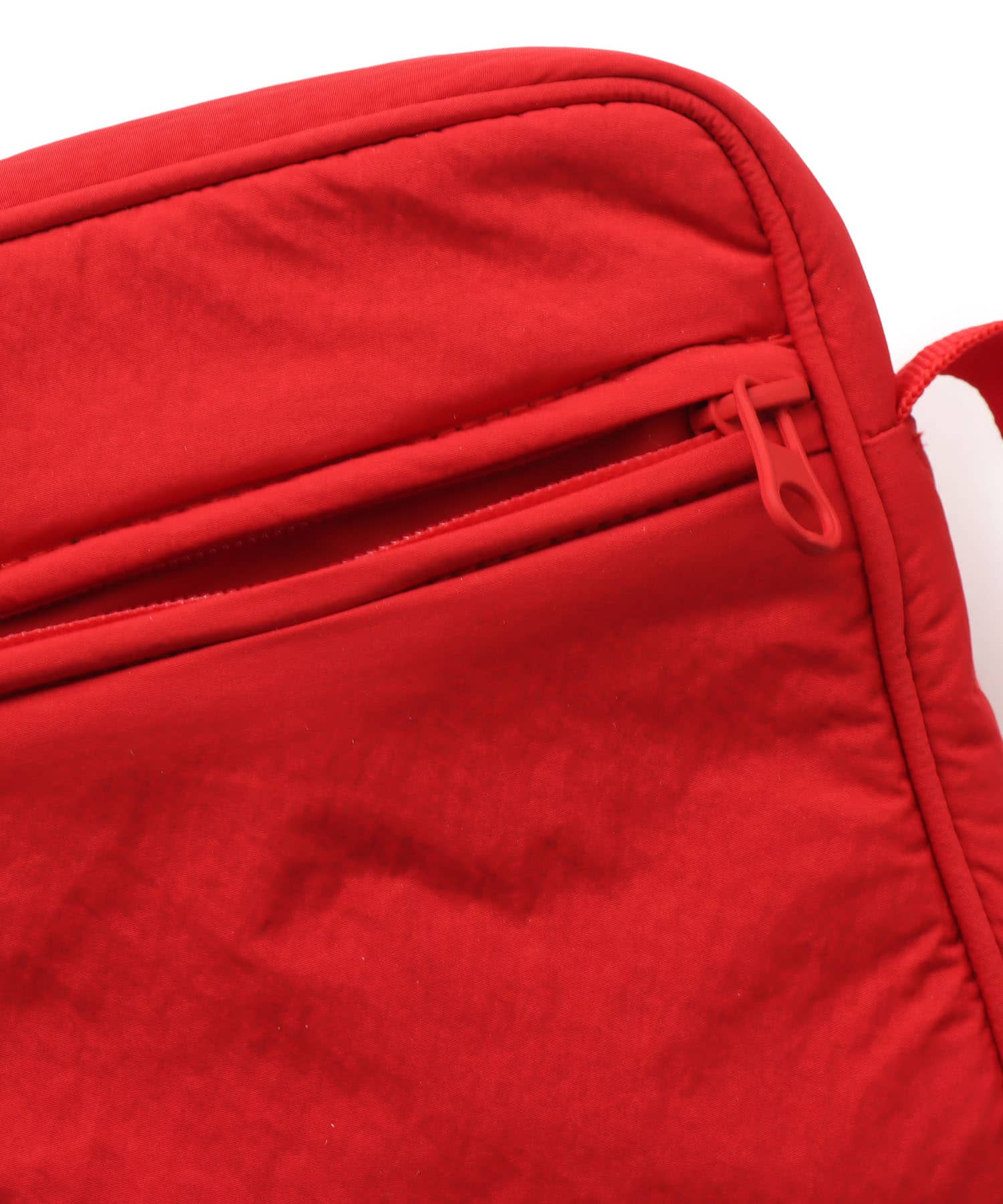 adidas X ARTE ANTWERP BAG ベタースカーレット/カレッジグリーンの画像