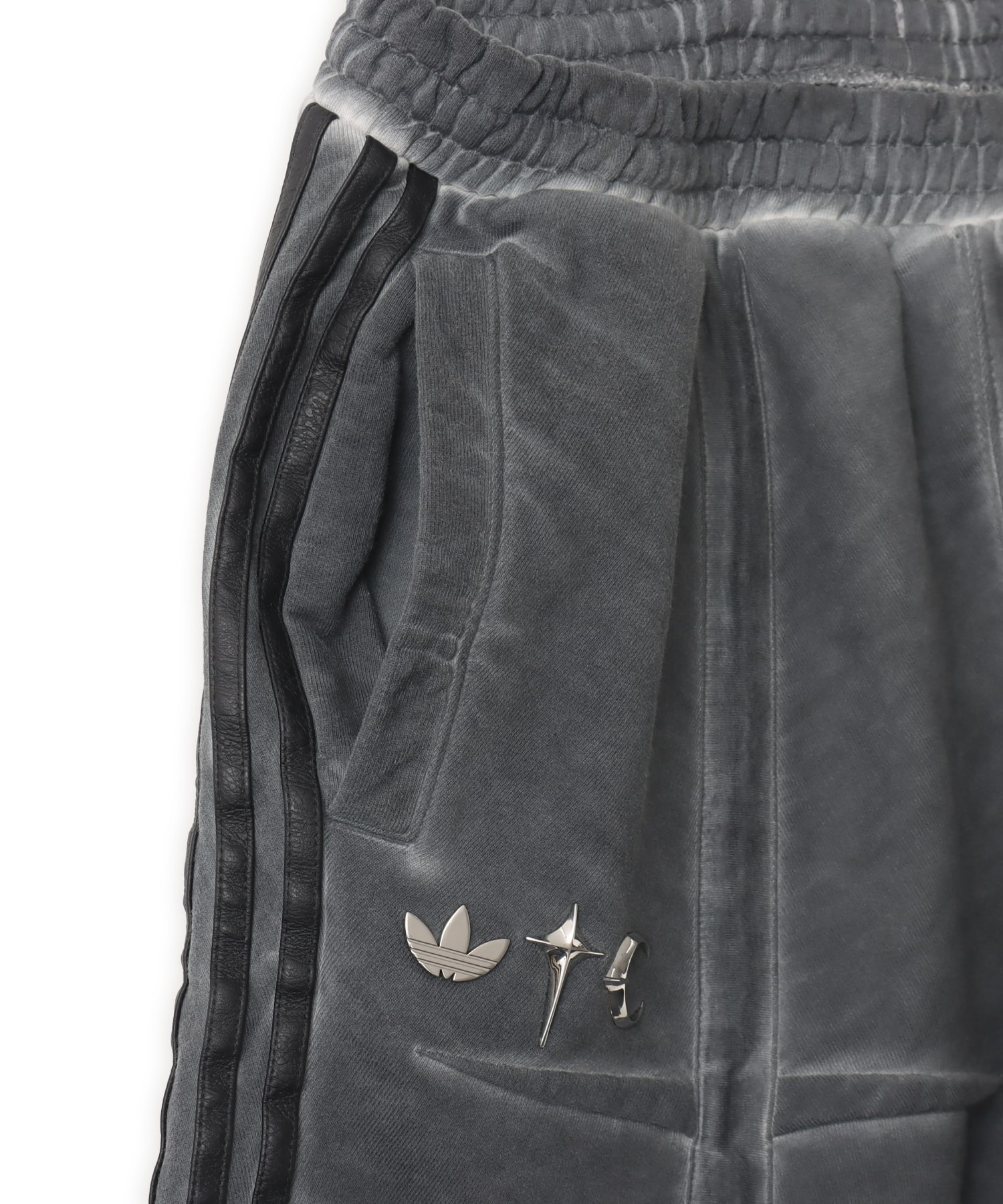 adidas THUG CLUB SWEAT JORT ブラックの画像