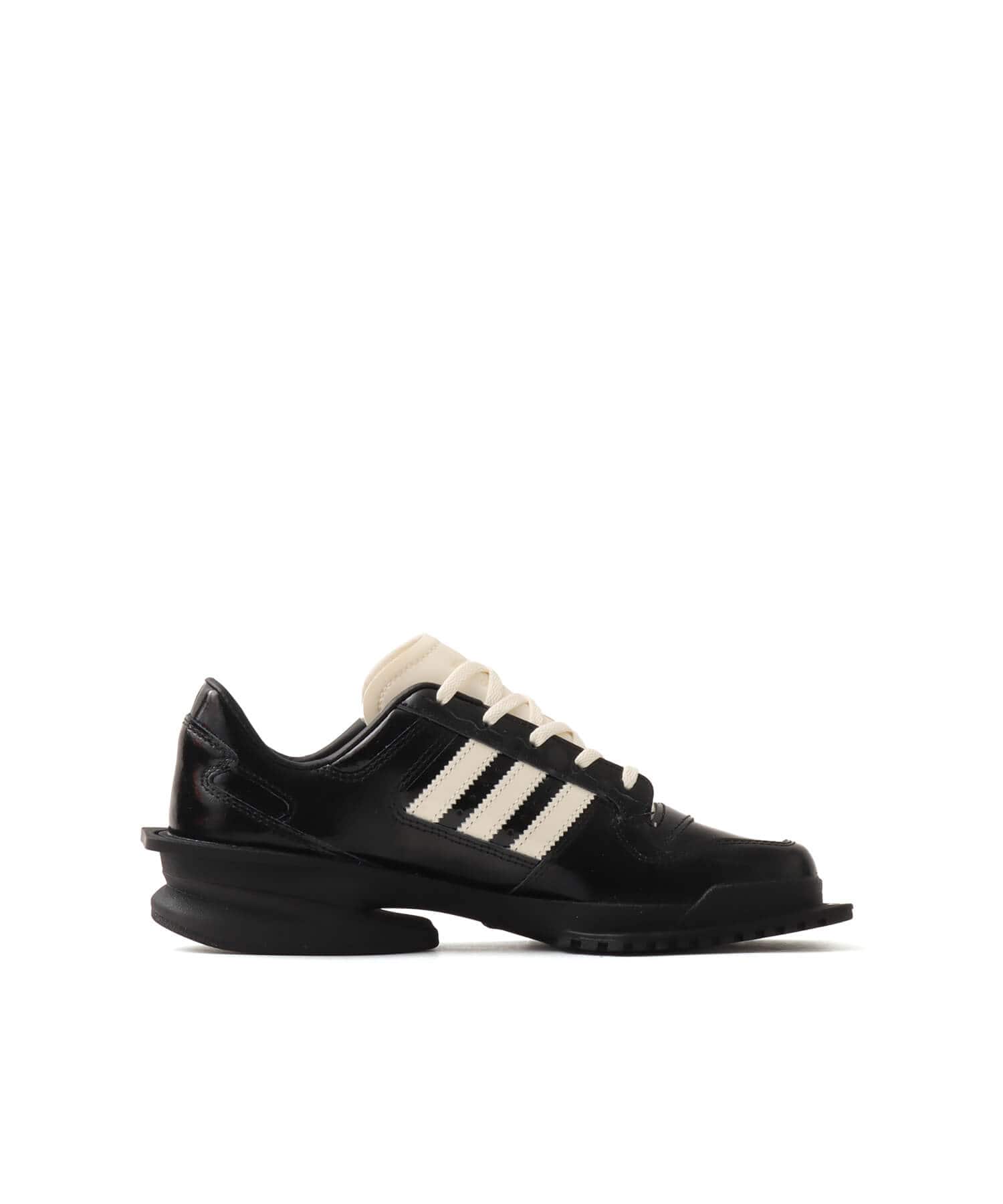 adidas FORUM SQ W CBLACK/CREWHT/GOLDMTの画像