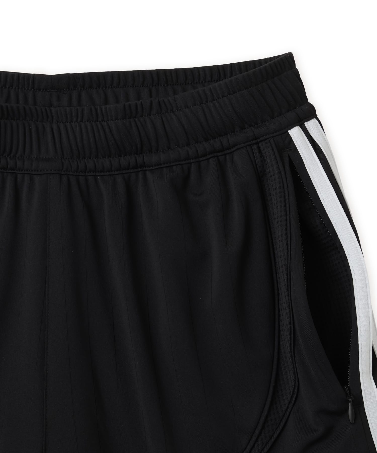 adidas SP5DER SHORT ブラックの画像